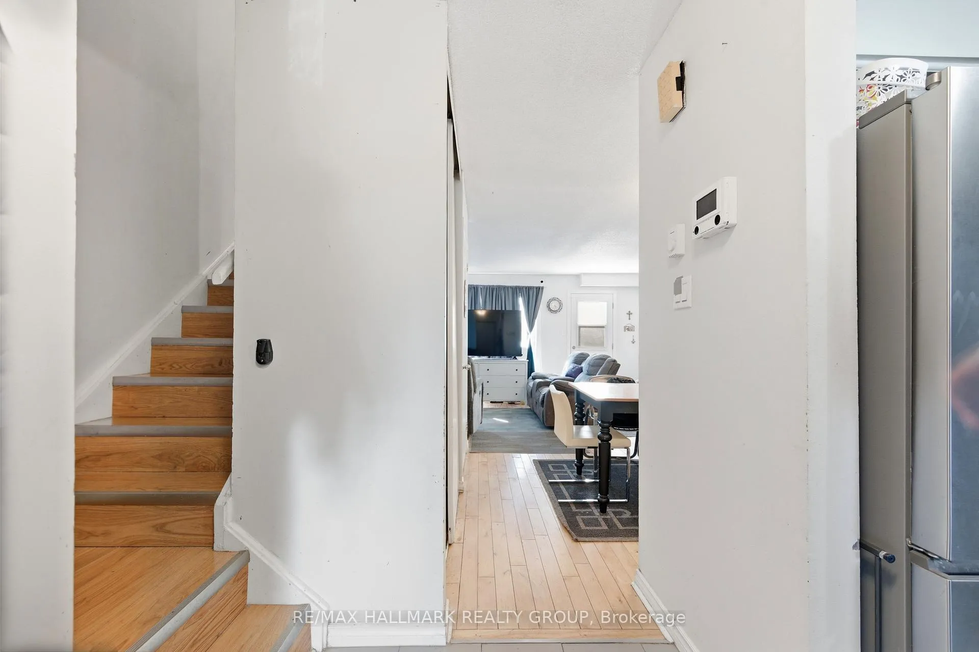 Photo 7 of Unit 9, 1378 Lily Lane, Ottawa, Pineview — HOMEH