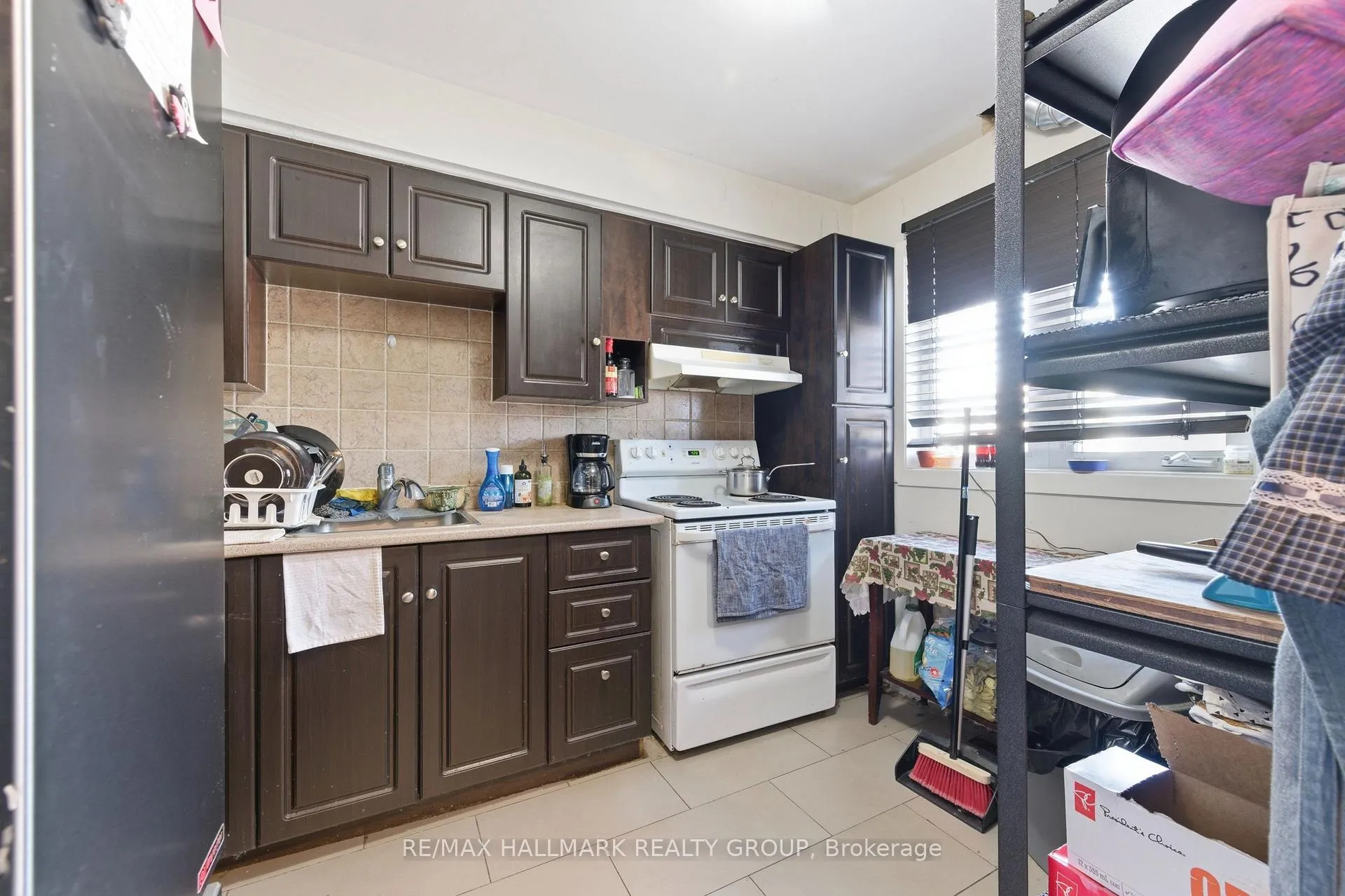 Photo 8 of Unit 9, 1378 Lily Lane, Ottawa, Pineview — HOMEH