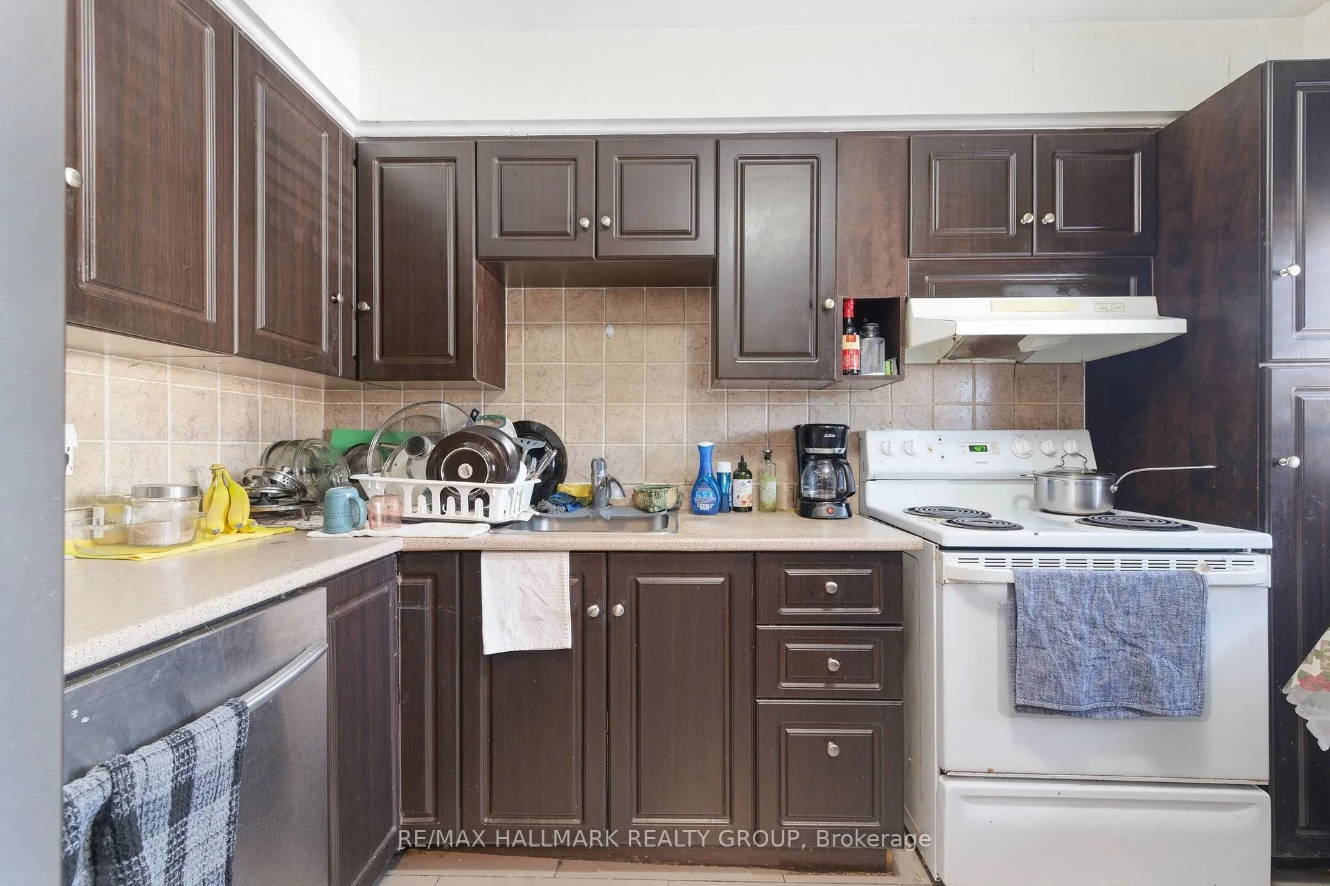 Photo 9 of Unit 9, 1378 Lily Lane, Ottawa, Pineview — HOMEH