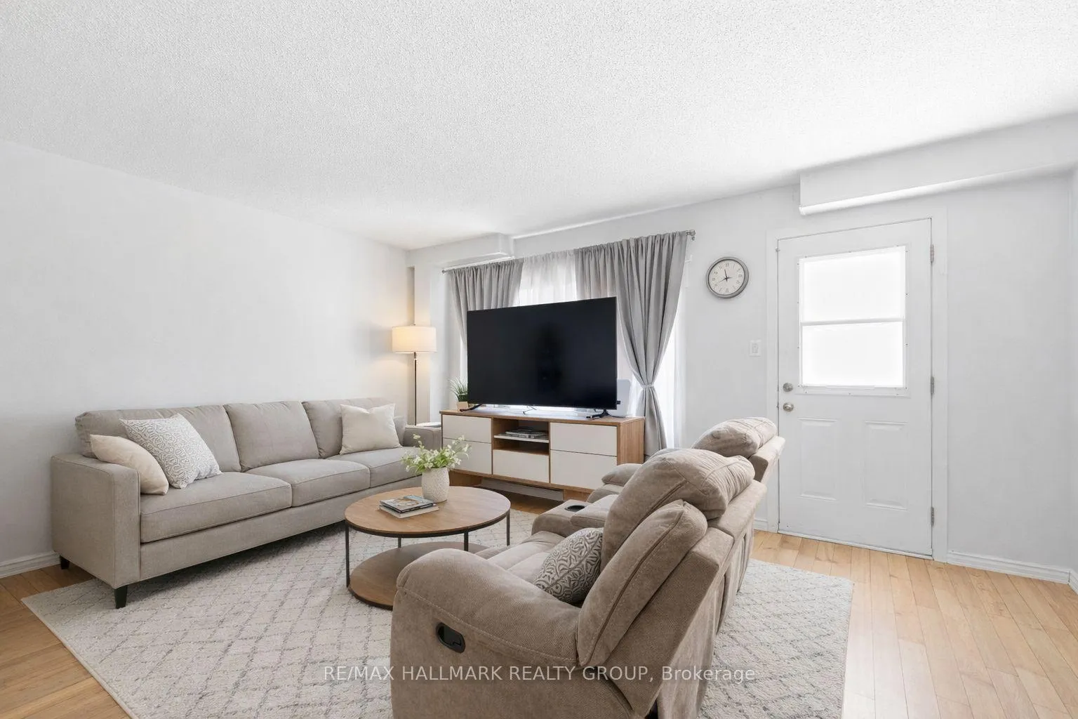 Photo 11 of Unit 9, 1378 Lily Lane, Ottawa, Pineview — HOMEH