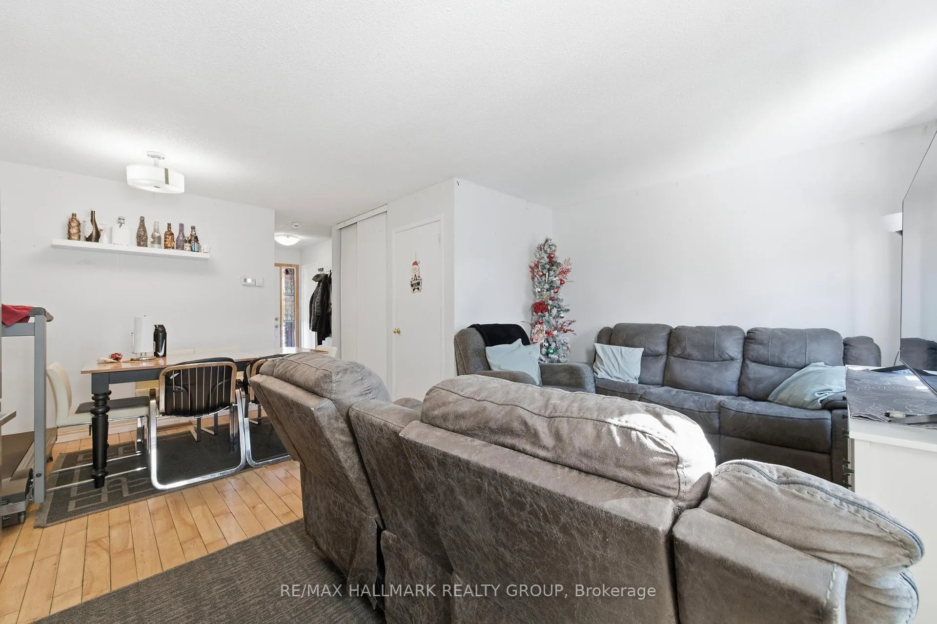 Photo 13 of Unit 9, 1378 Lily Lane, Ottawa, Pineview — HOMEH