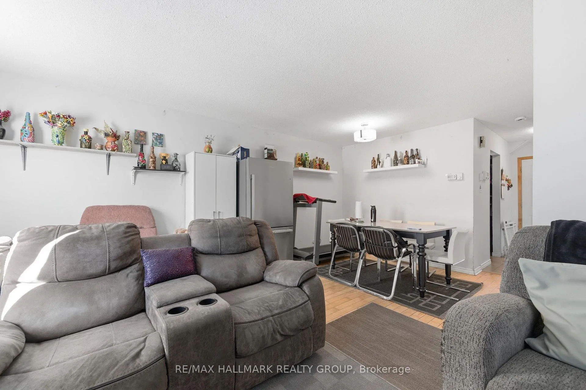 Photo 14 of Unit 9, 1378 Lily Lane, Ottawa, Pineview — HOMEH