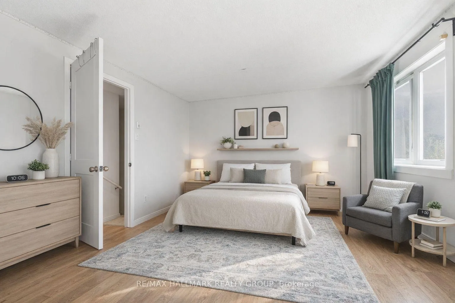 Photo 15 of Unit 9, 1378 Lily Lane, Ottawa, Pineview — HOMEH