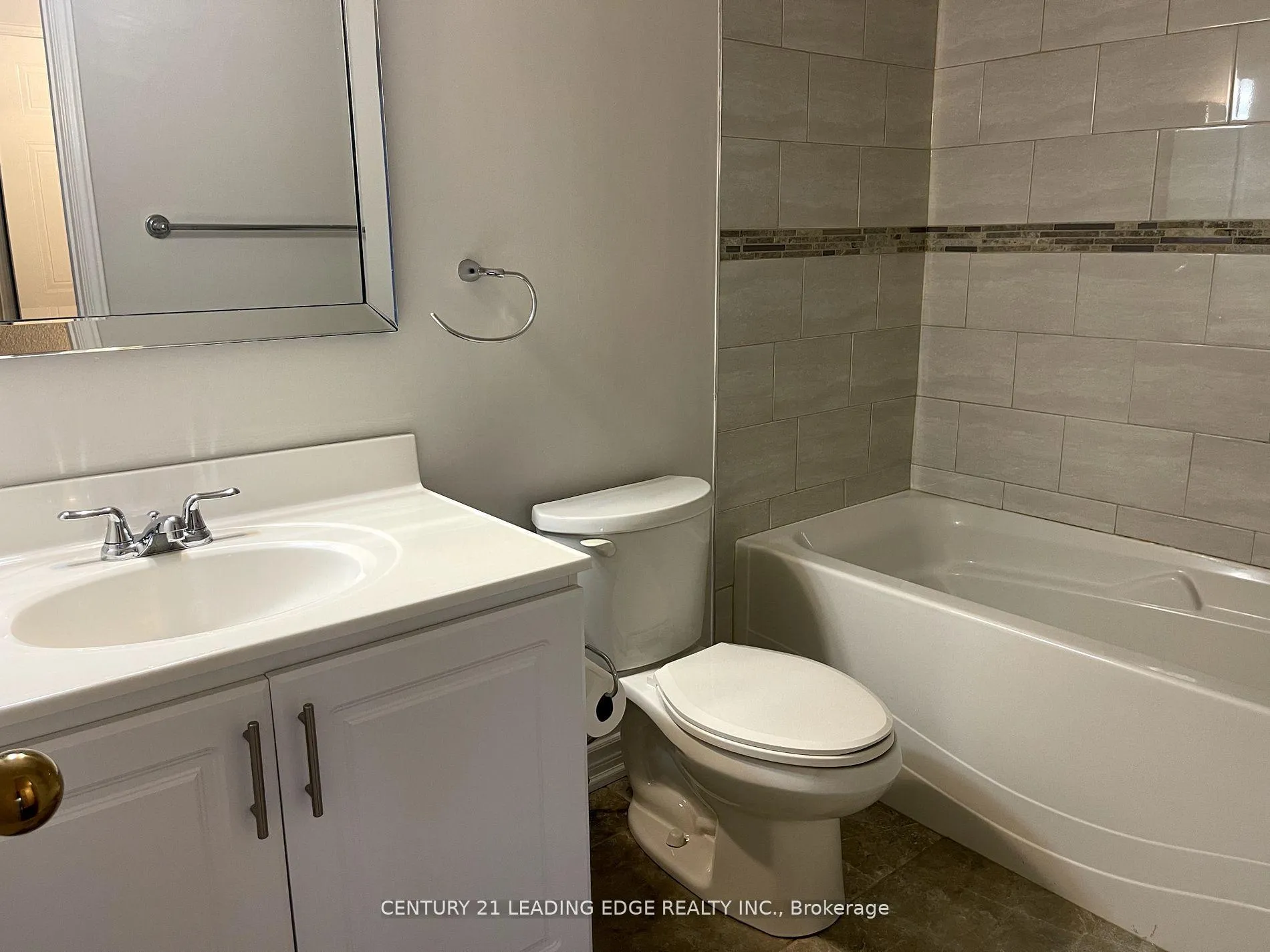 Photo 18 of 5 Trawley Crescent, Ajax, Central — HOMEH