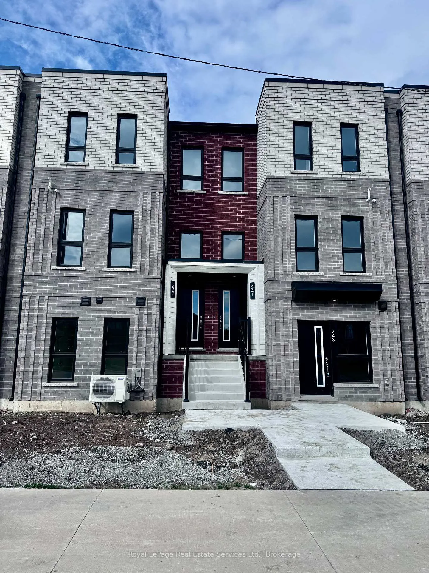 Photo 1 of 241 Burke Street, Hamilton, Waterdown — HOMEH