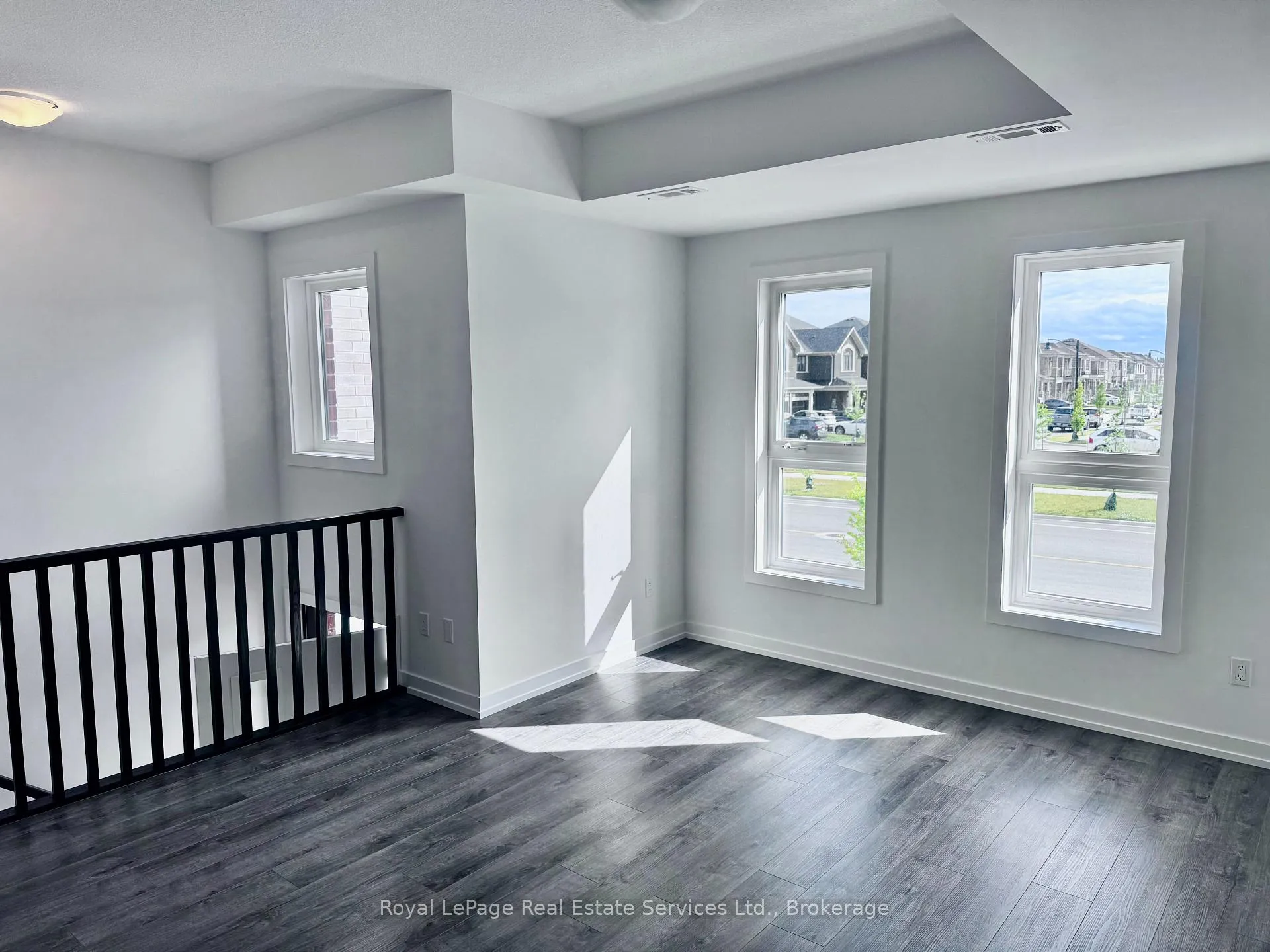 Photo 3 of 241 Burke Street, Hamilton, Waterdown — HOMEH