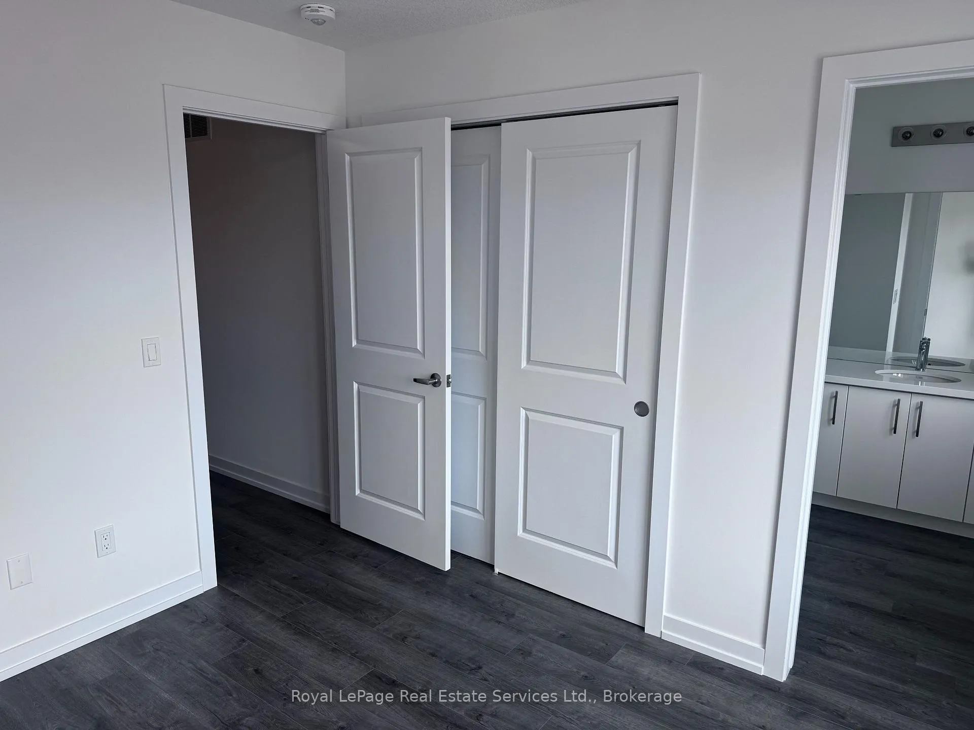 Photo 10 of 241 Burke Street, Hamilton, Waterdown — HOMEH