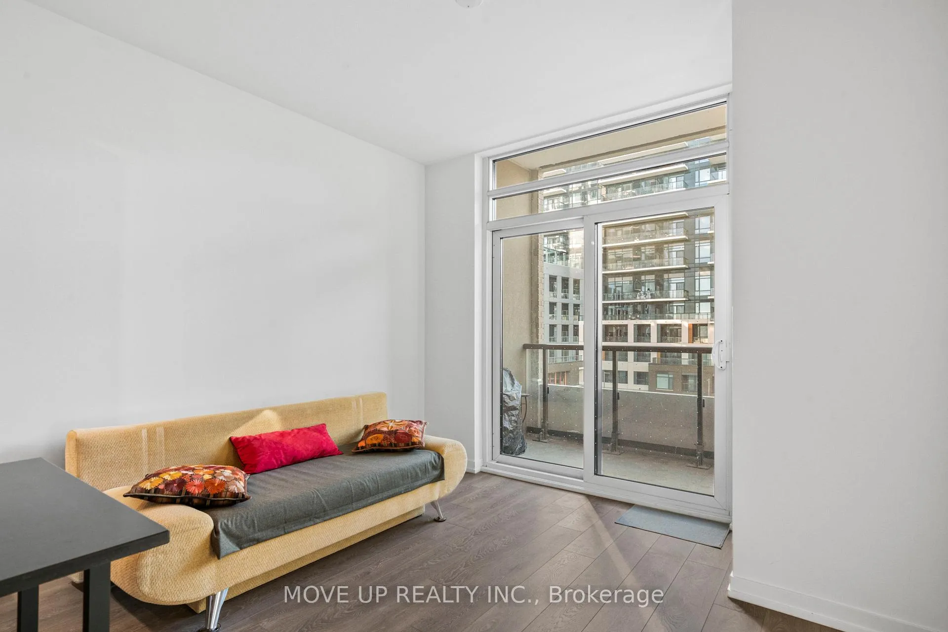 Photo 8 of Unit 407, 8 Beverley Glen Boulevard, Vaughan, Beverley Glen — HOMEH