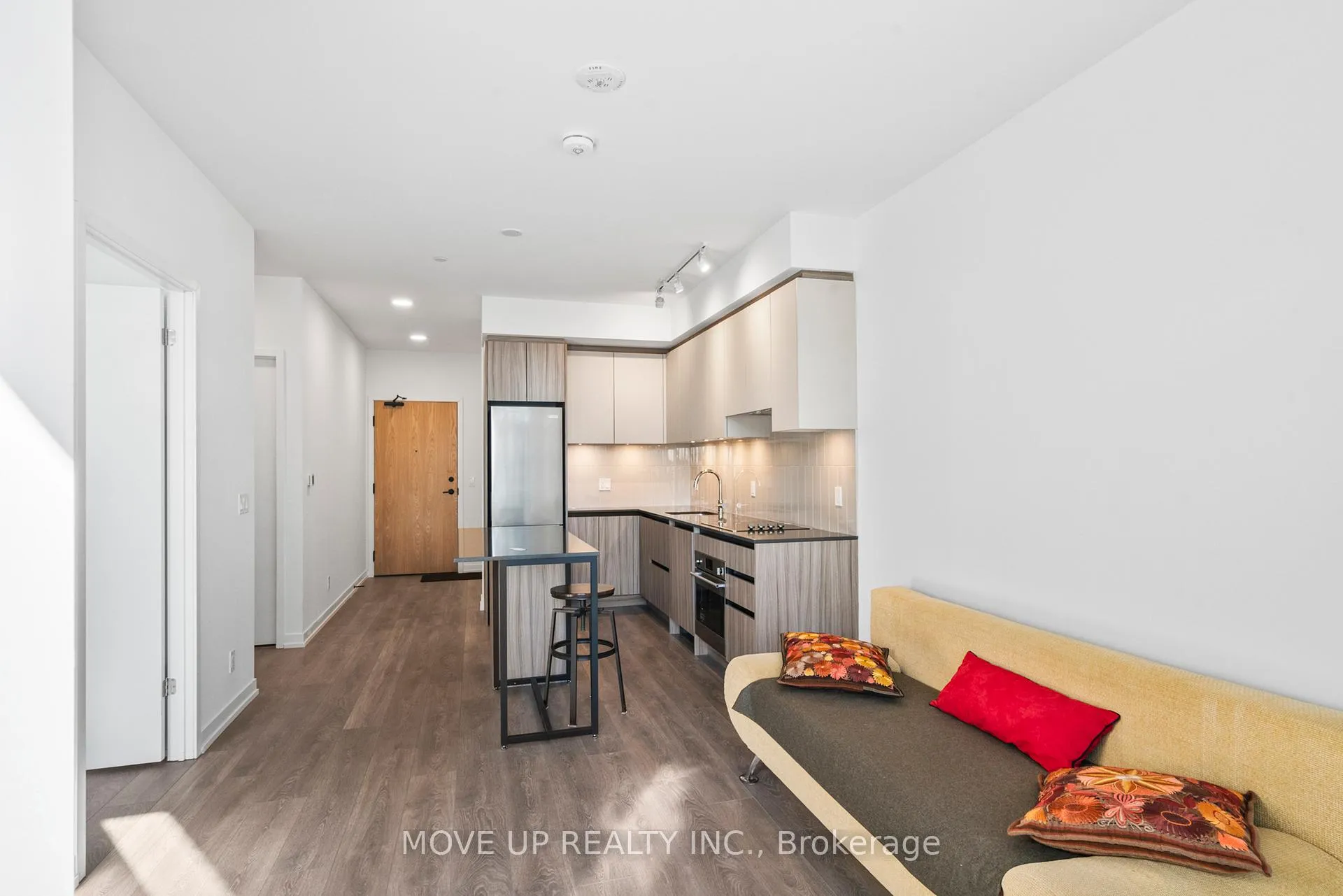 Photo 11 of Unit 407, 8 Beverley Glen Boulevard, Vaughan, Beverley Glen — HOMEH