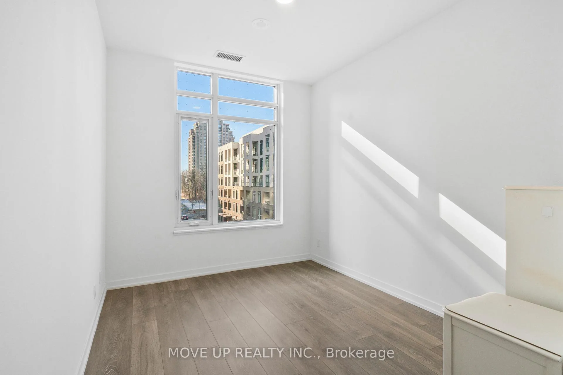 Photo 13 of Unit 407, 8 Beverley Glen Boulevard, Vaughan, Beverley Glen — HOMEH