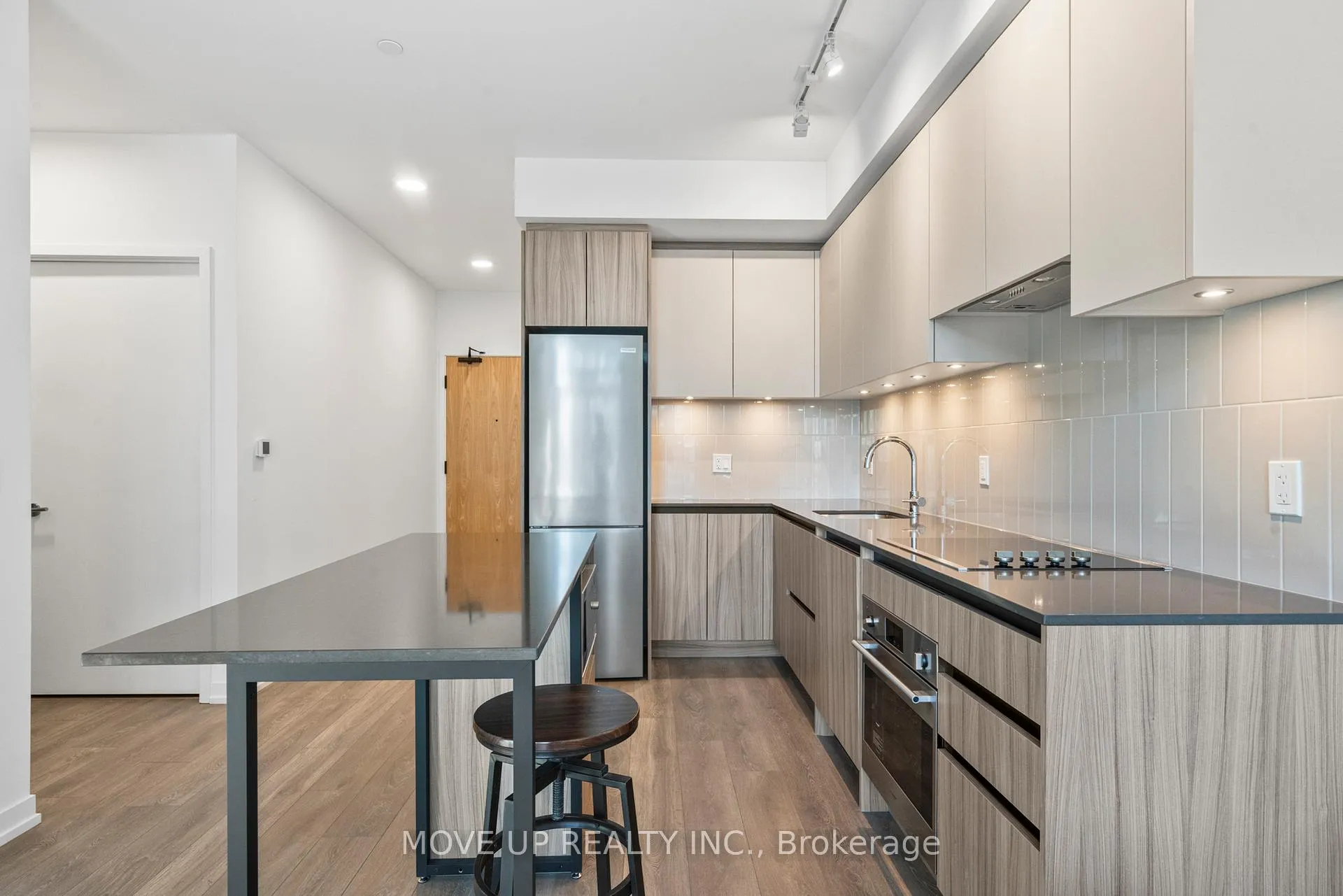 Photo 18 of Unit 407, 8 Beverley Glen Boulevard, Vaughan, Beverley Glen — HOMEH