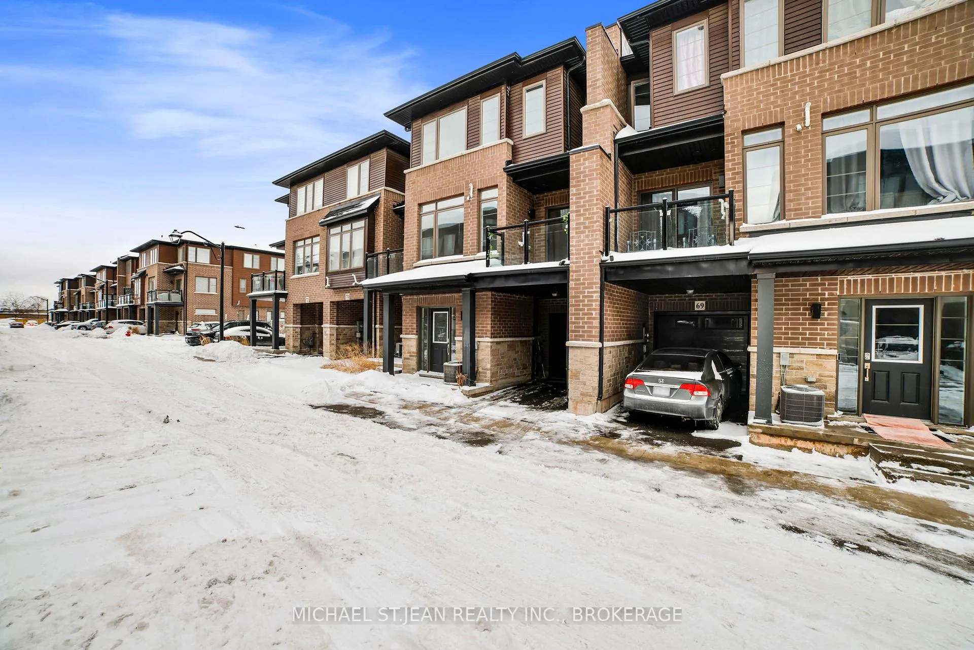 Photo 2 of Unit 70, 575 Woodward Avenue, Hamilton, Parkview — HOMEH
