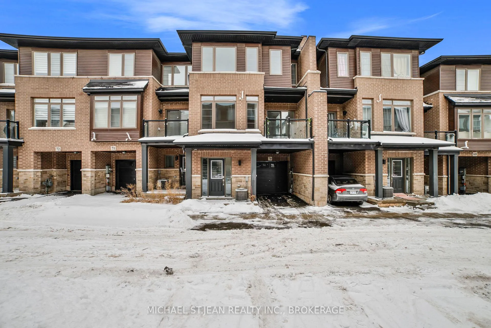 Photo 3 of Unit 70, 575 Woodward Avenue, Hamilton, Parkview — HOMEH