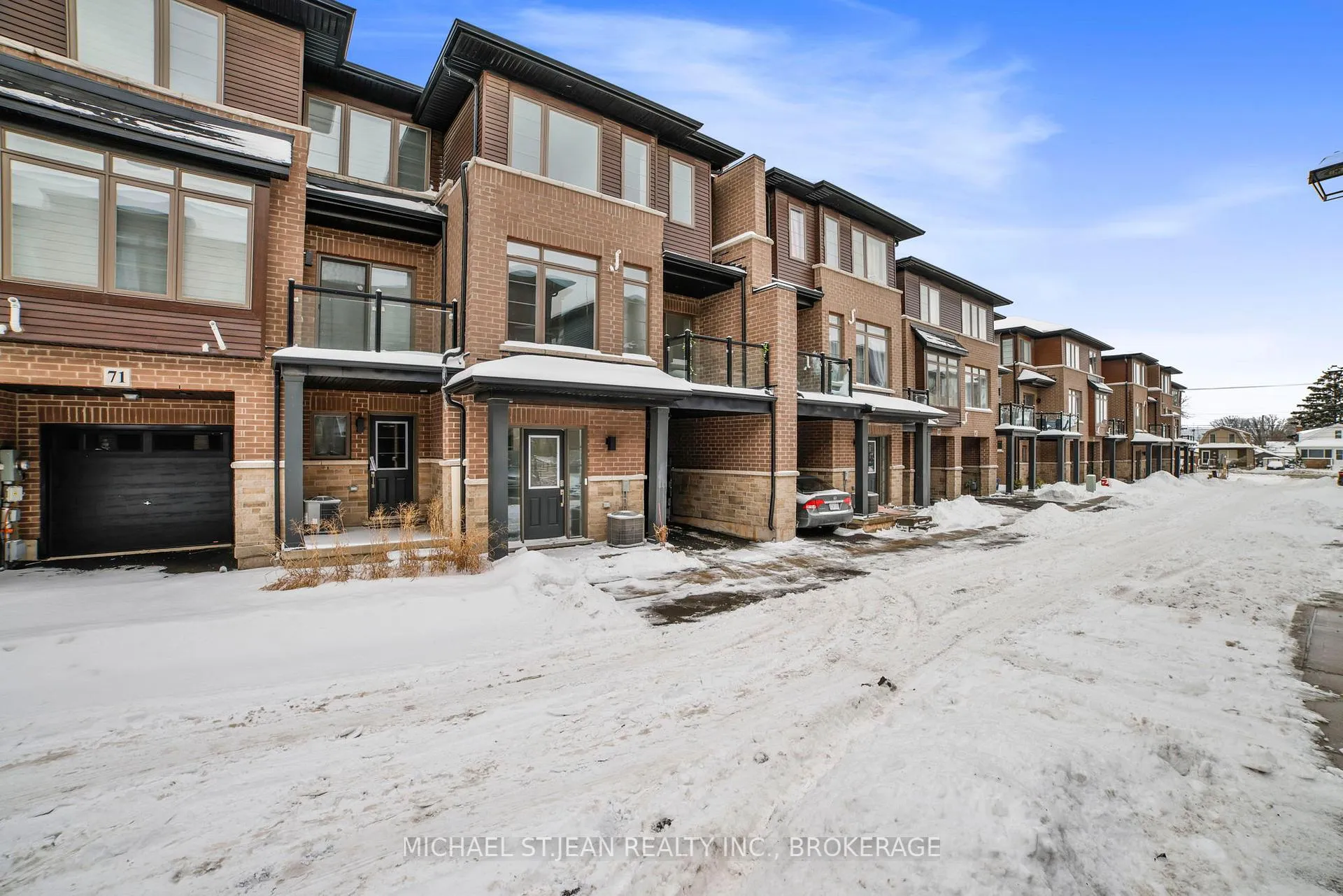 Photo 4 of Unit 70, 575 Woodward Avenue, Hamilton, Parkview — HOMEH