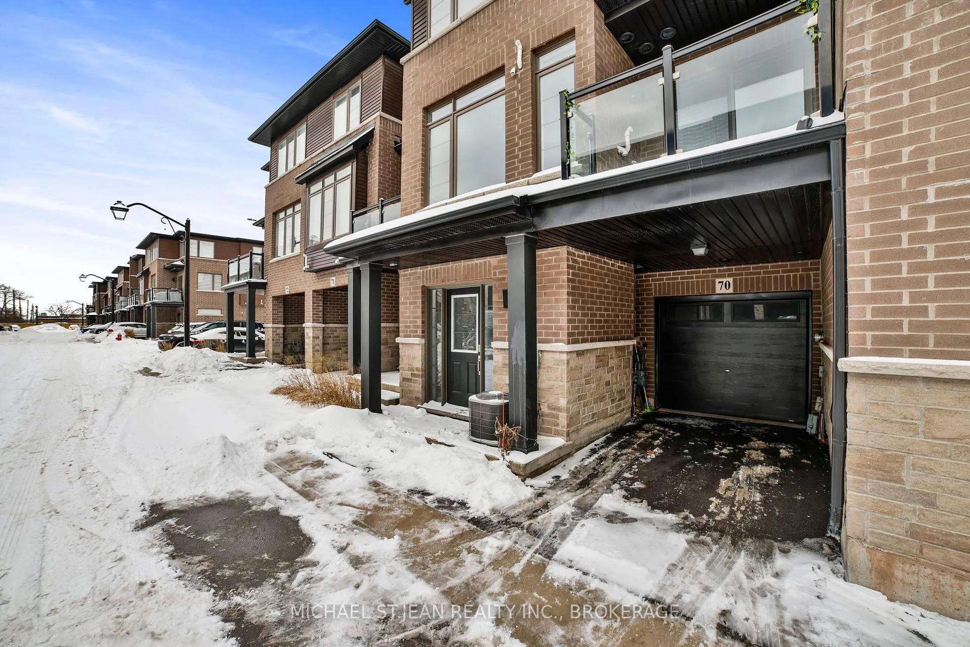 Photo 5 of Unit 70, 575 Woodward Avenue, Hamilton, Parkview — HOMEH