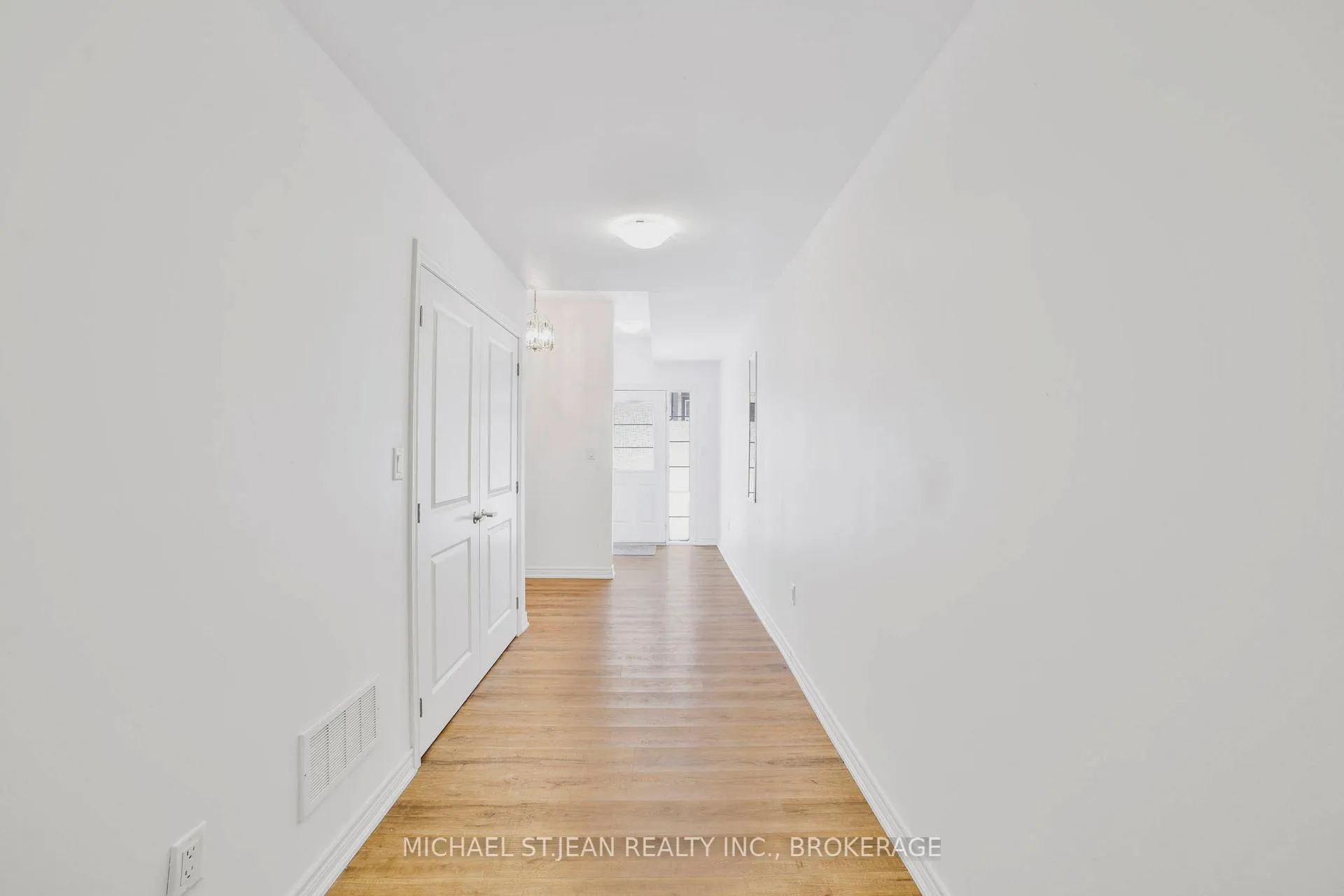 Photo 8 of Unit 70, 575 Woodward Avenue, Hamilton, Parkview — HOMEH