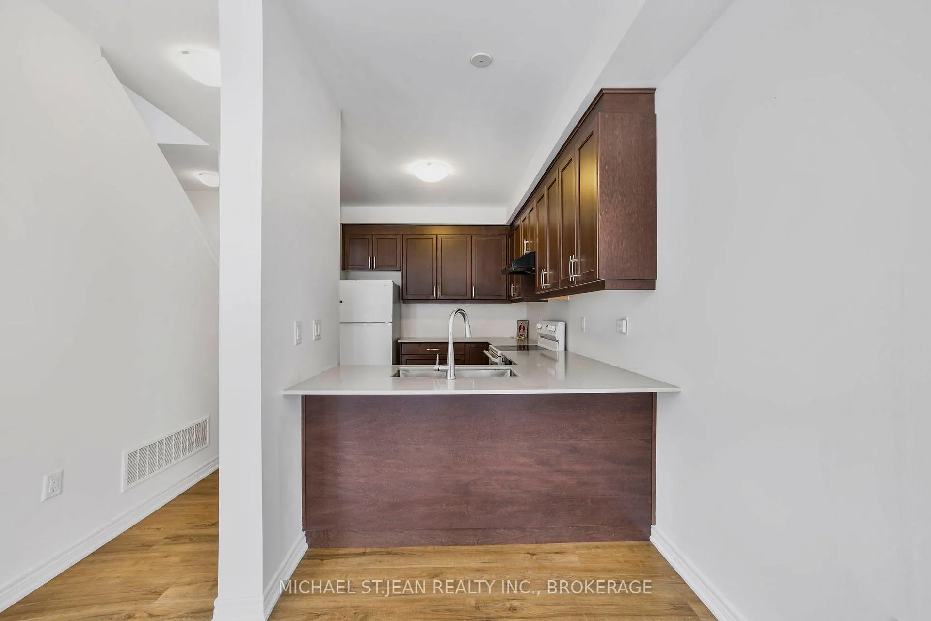 Photo 15 of Unit 70, 575 Woodward Avenue, Hamilton, Parkview — HOMEH