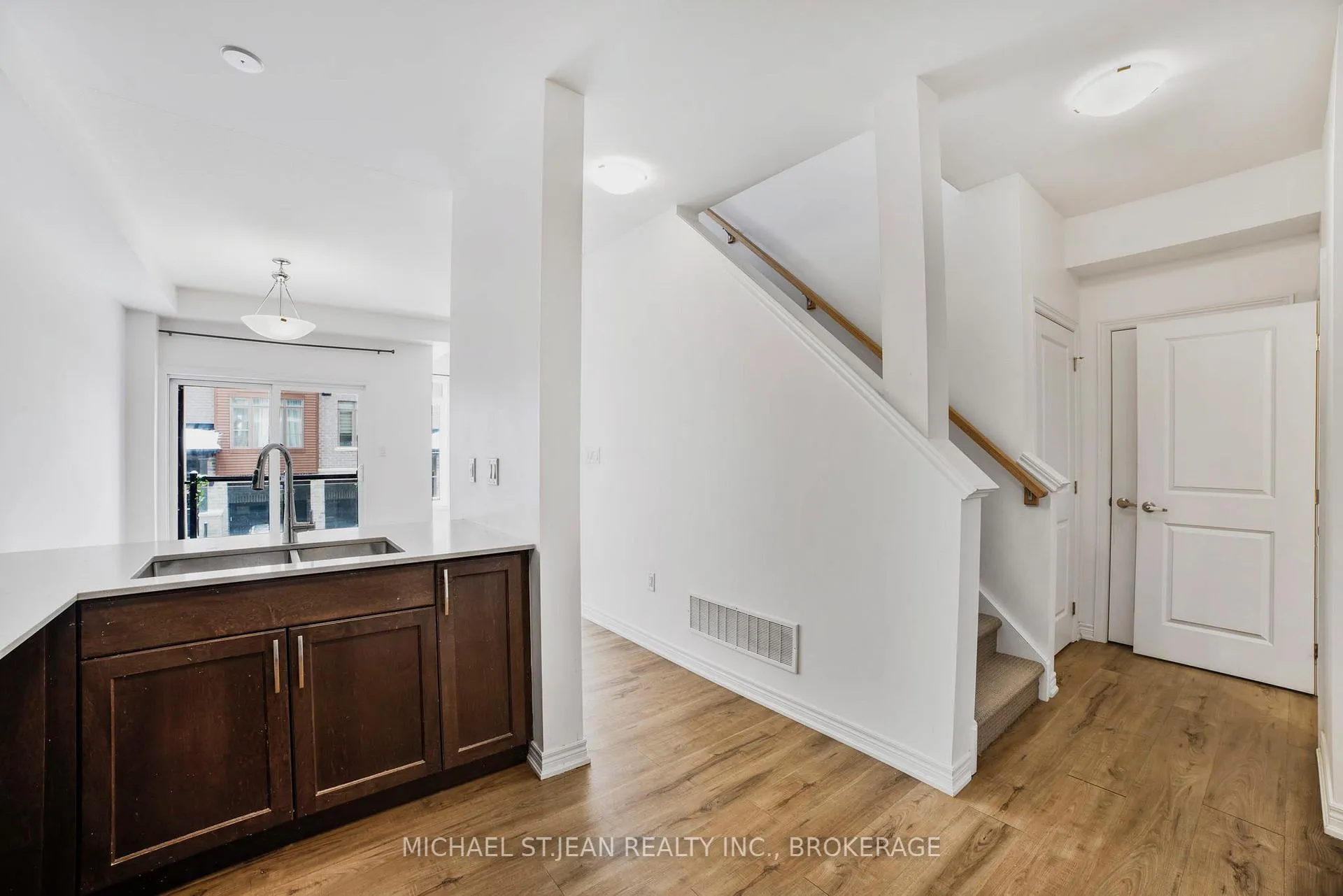 Photo 16 of Unit 70, 575 Woodward Avenue, Hamilton, Parkview — HOMEH
