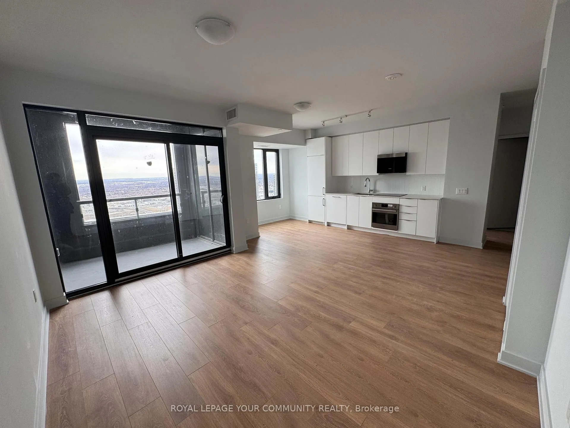 Photo 6 of Unit 5105, 2920 Highway 7 W, Vaughan, Concord — HOMEH