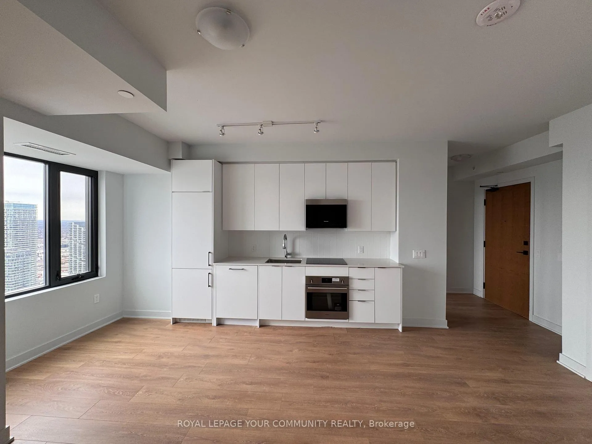 Photo 7 of Unit 5105, 2920 Highway 7 W, Vaughan, Concord — HOMEH