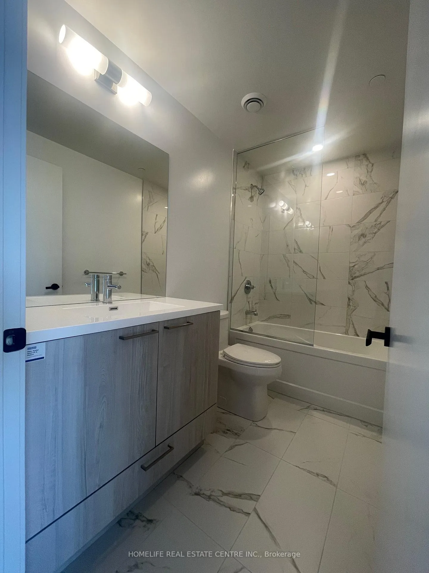 Photo 12 of Unit 2103, 225 Commerce Street, Vaughan, Vaughan Corporate Centre — HOMEH