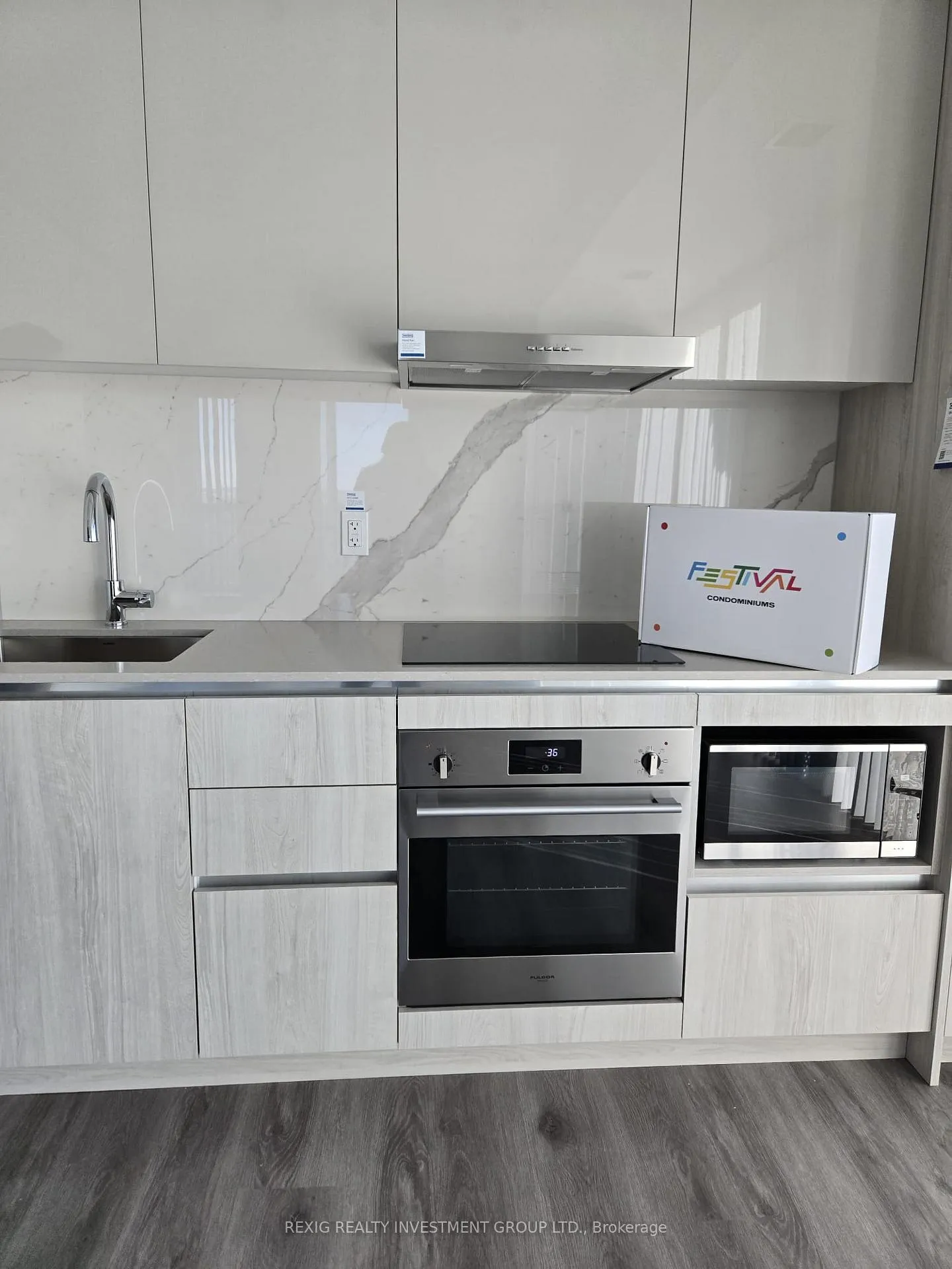 Photo 13 of Unit 809, 225 Commerce Street, Vaughan, Vaughan Corporate Centre — HOMEH