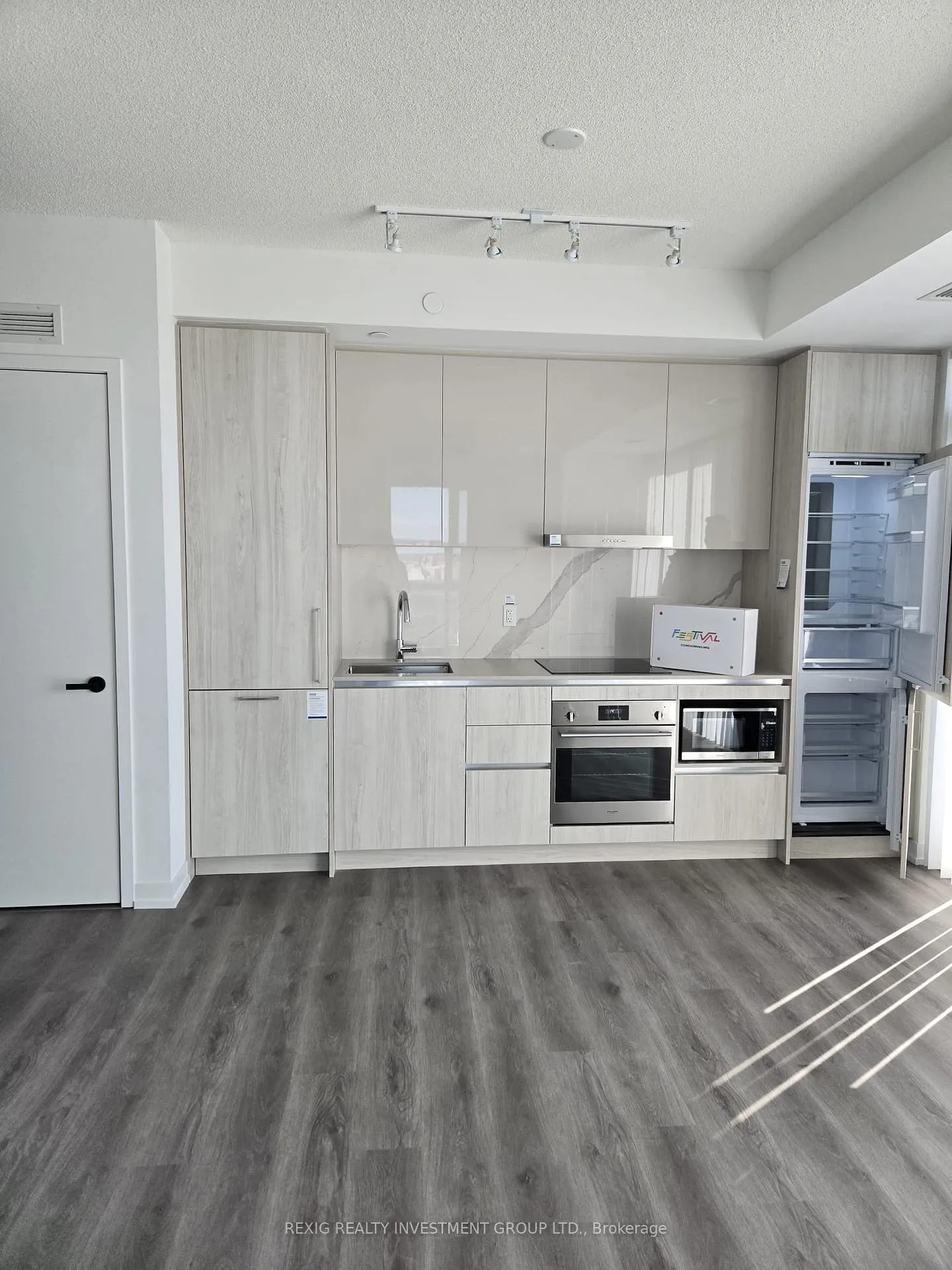 Photo 17 of Unit 809, 225 Commerce Street, Vaughan, Vaughan Corporate Centre — HOMEH