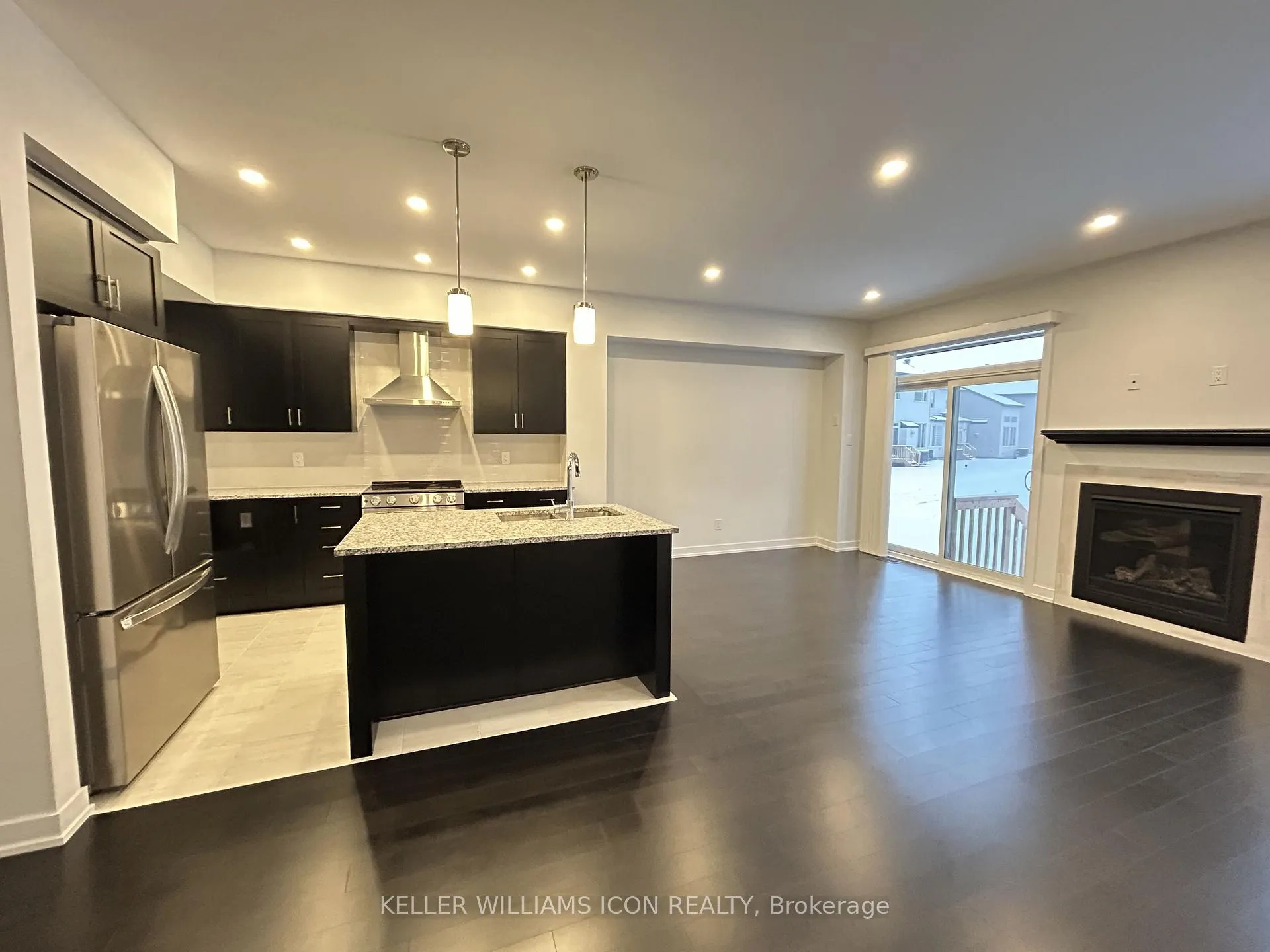 Photo 4 of 383 Mango Street, Ottawa, Riverside South/Gloucester Glen — HOMEH