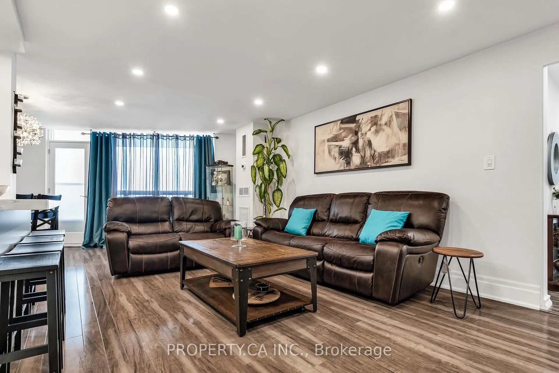 Photo 2 of Unit 1112, 20 Edgecliff Golfway, Toronto, Flemingdon Park — HOMEH