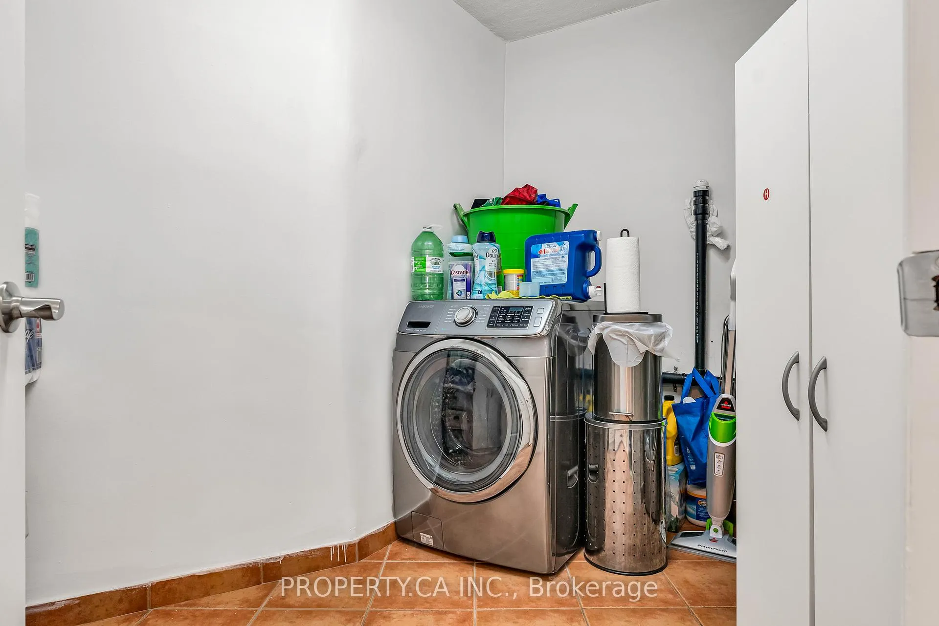 Photo 8 of Unit 1112, 20 Edgecliff Golfway, Toronto, Flemingdon Park — HOMEH