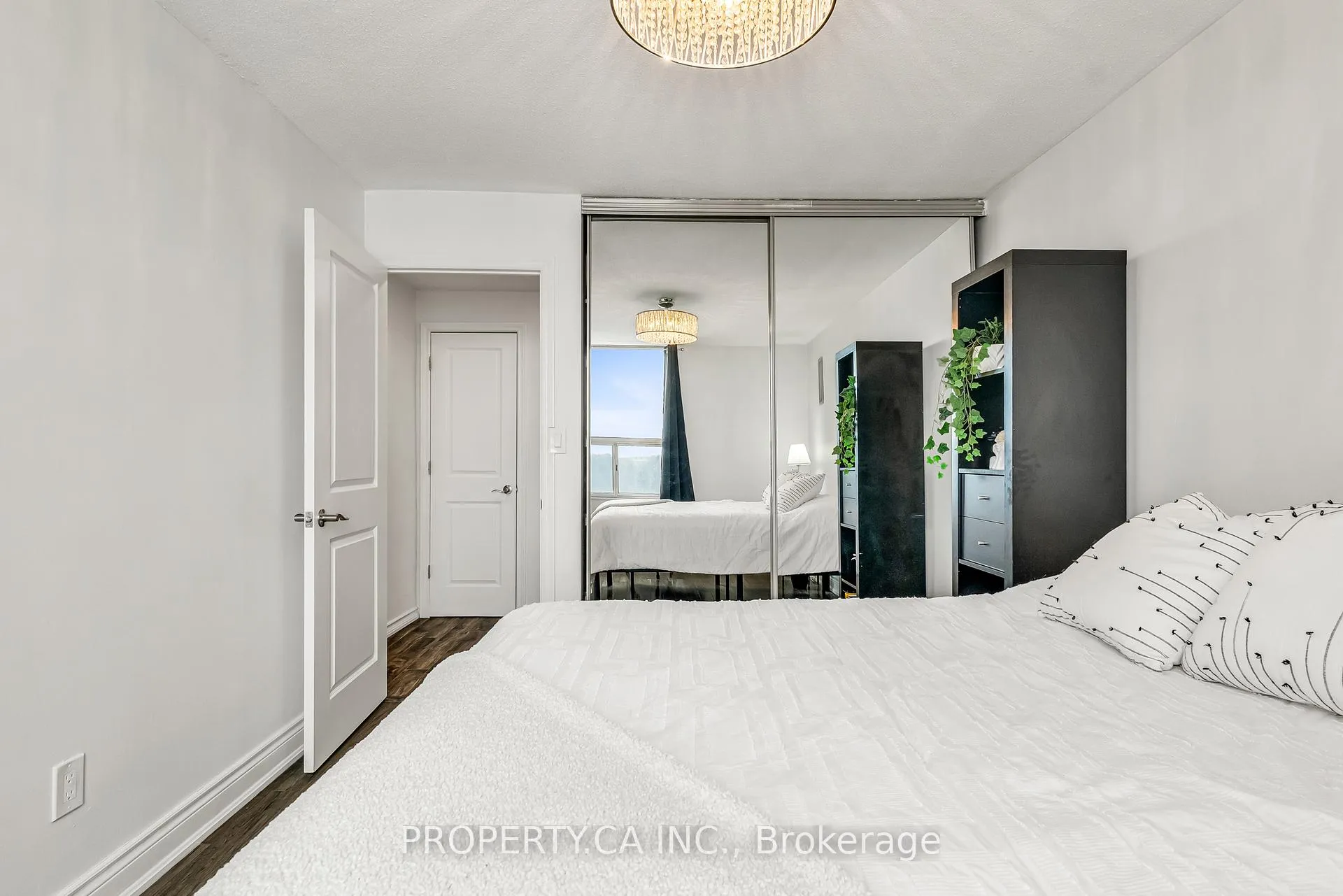 Photo 12 of Unit 1112, 20 Edgecliff Golfway, Toronto, Flemingdon Park — HOMEH