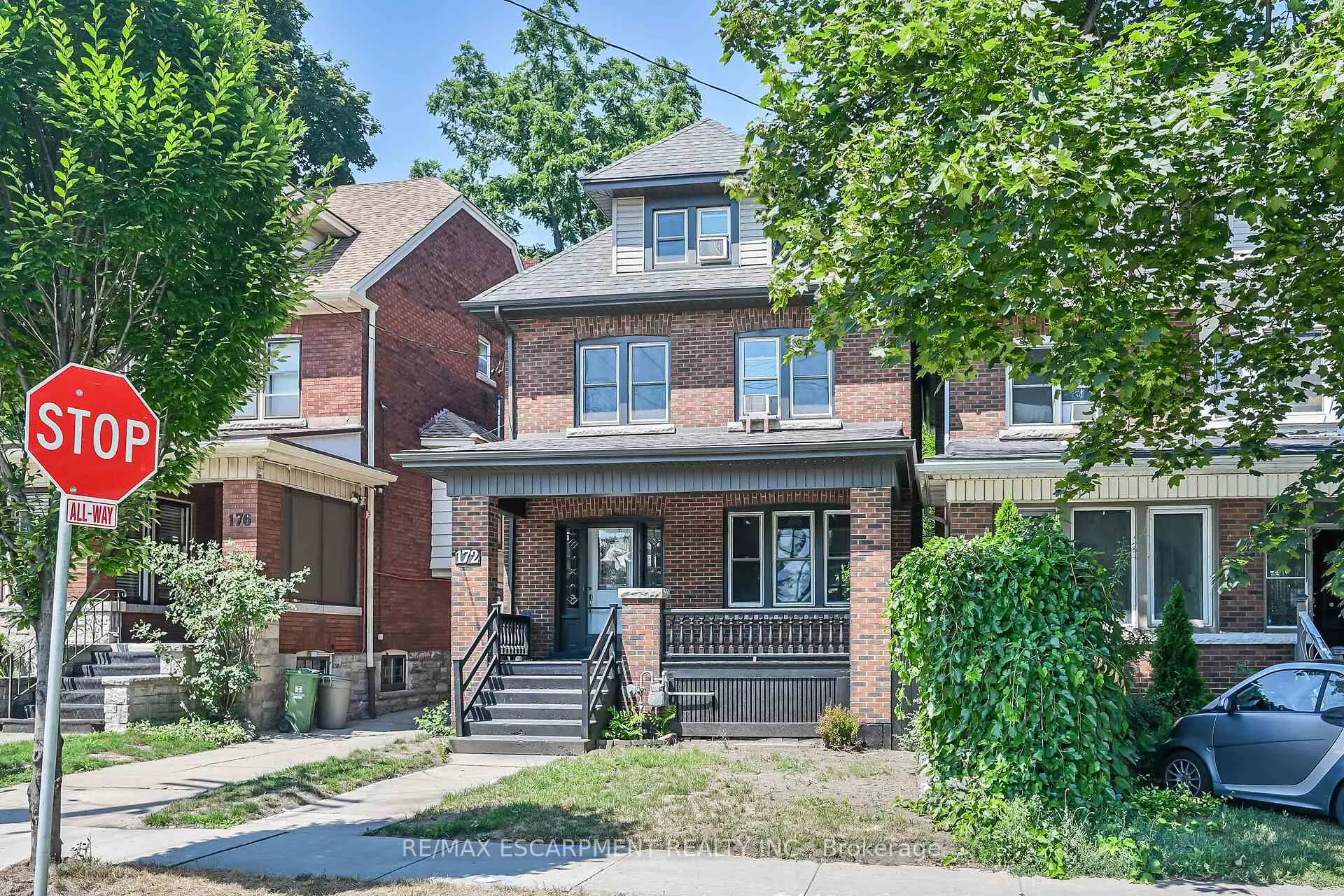 Front of 172 Sherman Avenue S