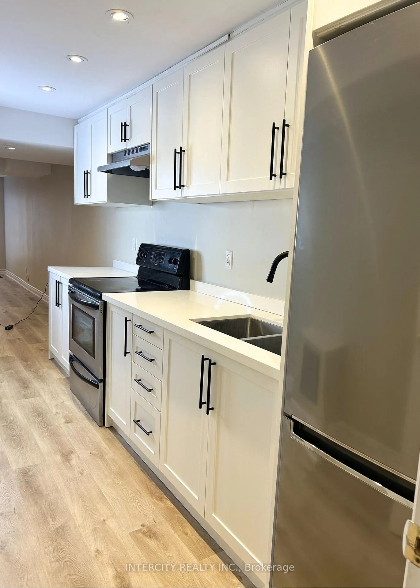 Photo 2 of Unit Basement, 30 Oak Park Crescent, Vaughan, Rural Vaughan — HOMEH
