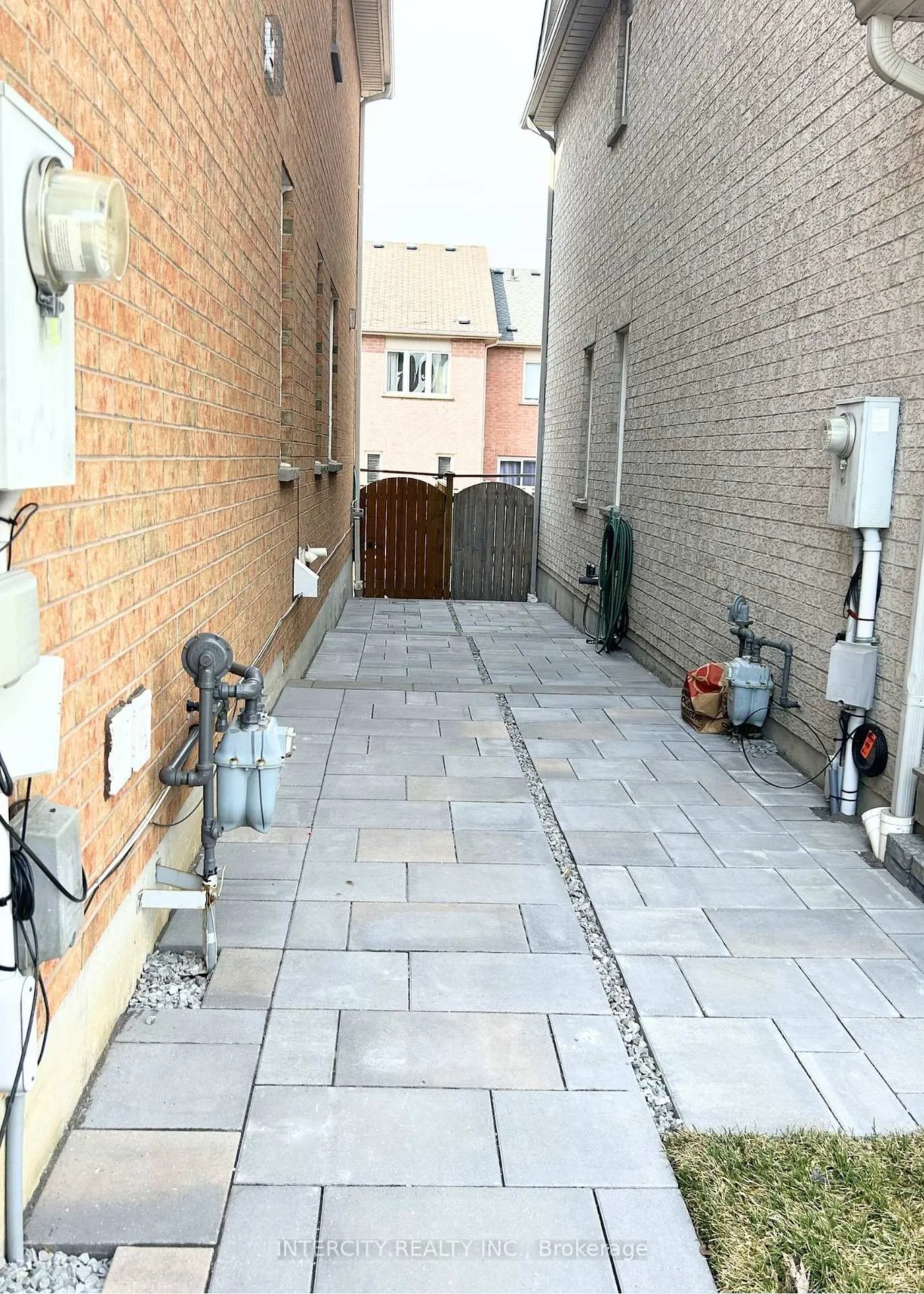 Photo 12 of Unit Basement, 30 Oak Park Crescent, Vaughan, Rural Vaughan — HOMEH