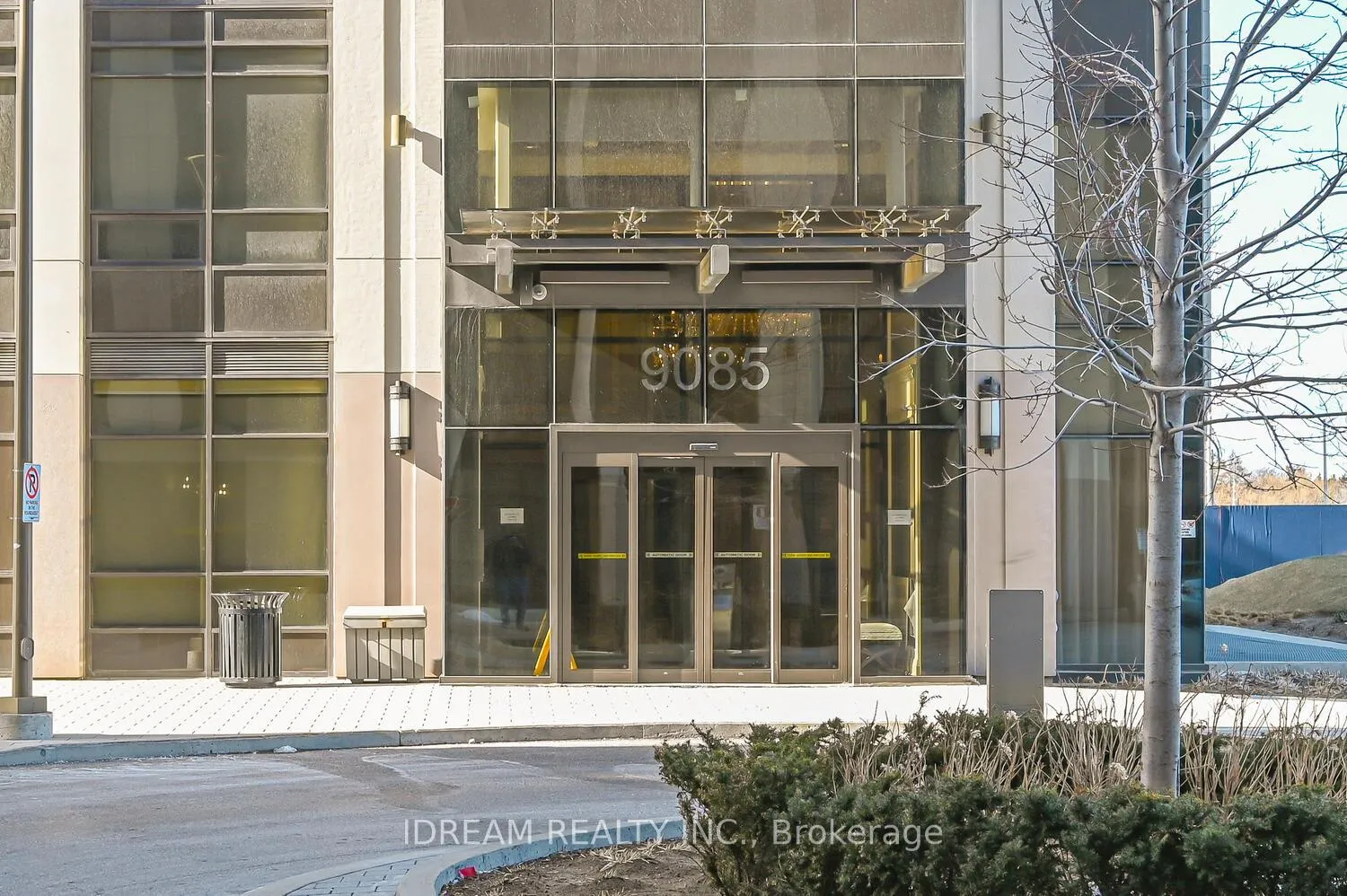 Photo 3 of Unit 518, 9085 Jane Street, Vaughan, Concord — HOMEH