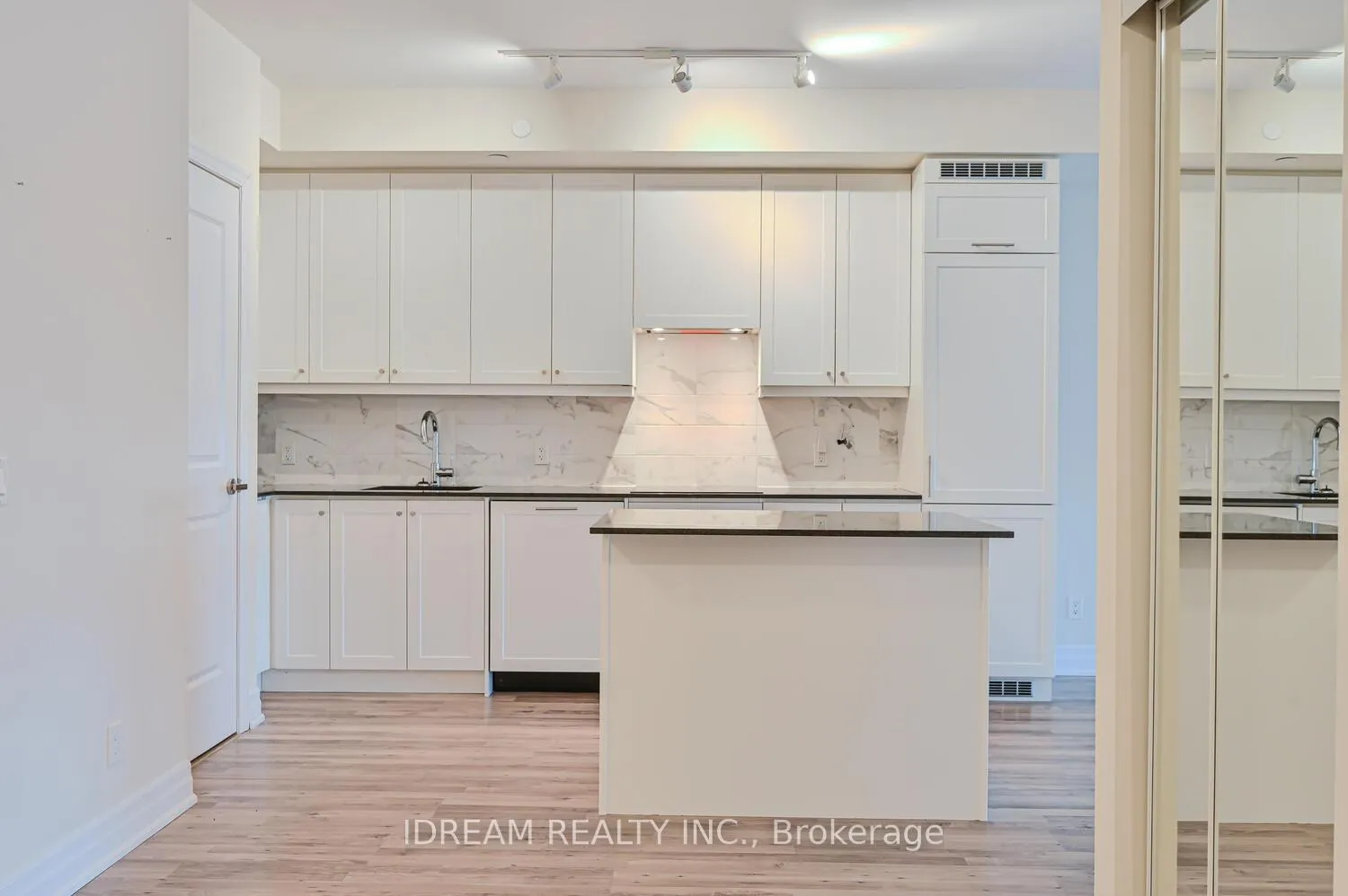 Photo 14 of Unit 518, 9085 Jane Street, Vaughan, Concord — HOMEH