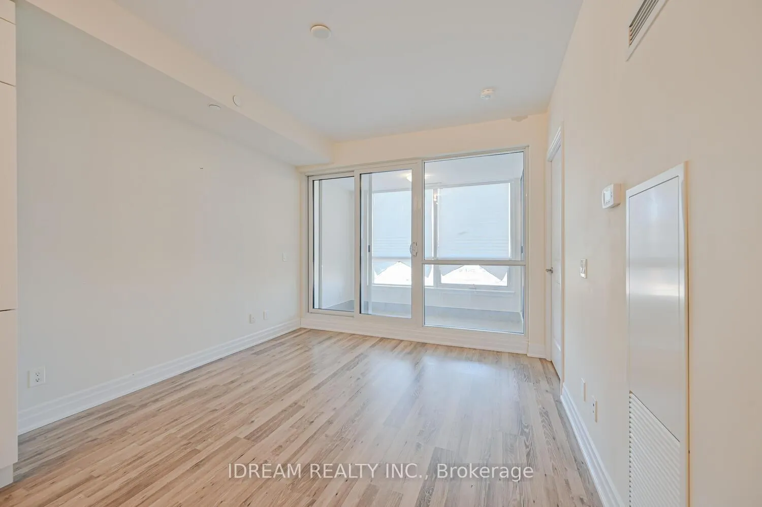 Photo 15 of Unit 518, 9085 Jane Street, Vaughan, Concord — HOMEH