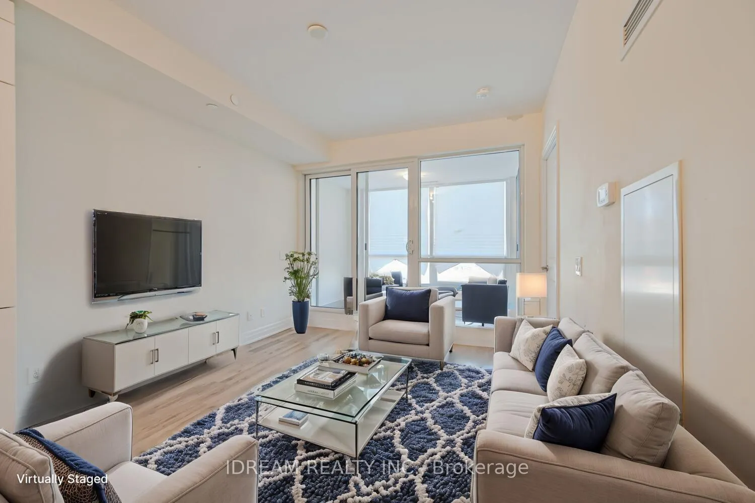 Photo 16 of Unit 518, 9085 Jane Street, Vaughan, Concord — HOMEH