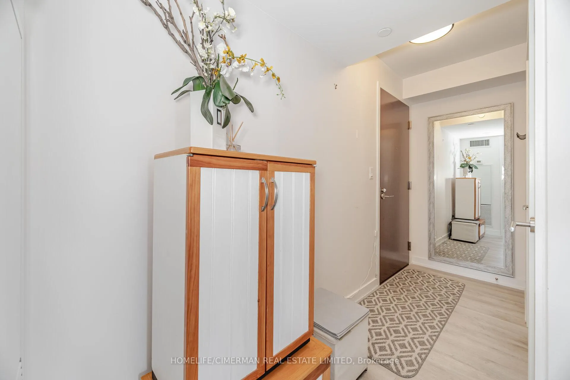 Photo 8 of Unit 405, 120 Varna Drive, Toronto, Englemount-Lawrence — HOMEH