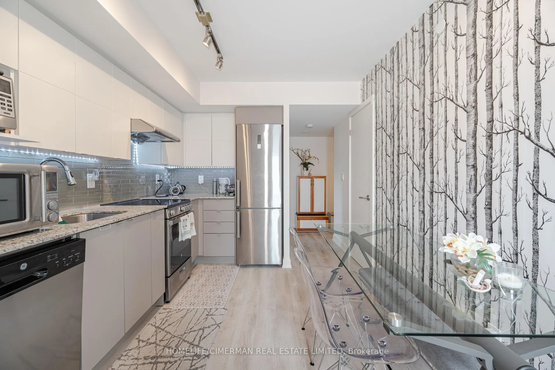 Photo 11 of Unit 405, 120 Varna Drive, Toronto, Englemount-Lawrence — HOMEH