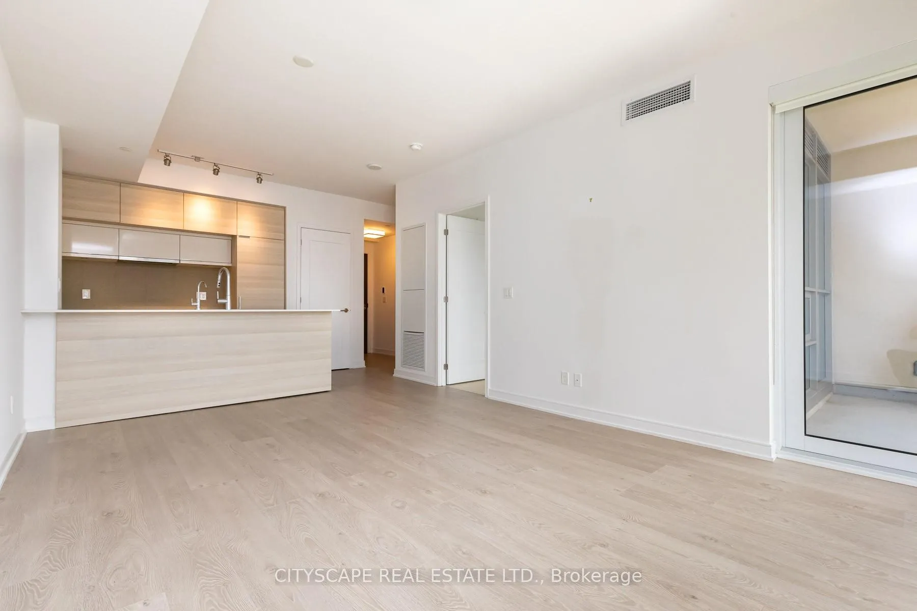 Photo 4 of Unit 3310, 88 Scott Street, Toronto, Church-Yonge Corridor — HOMEH