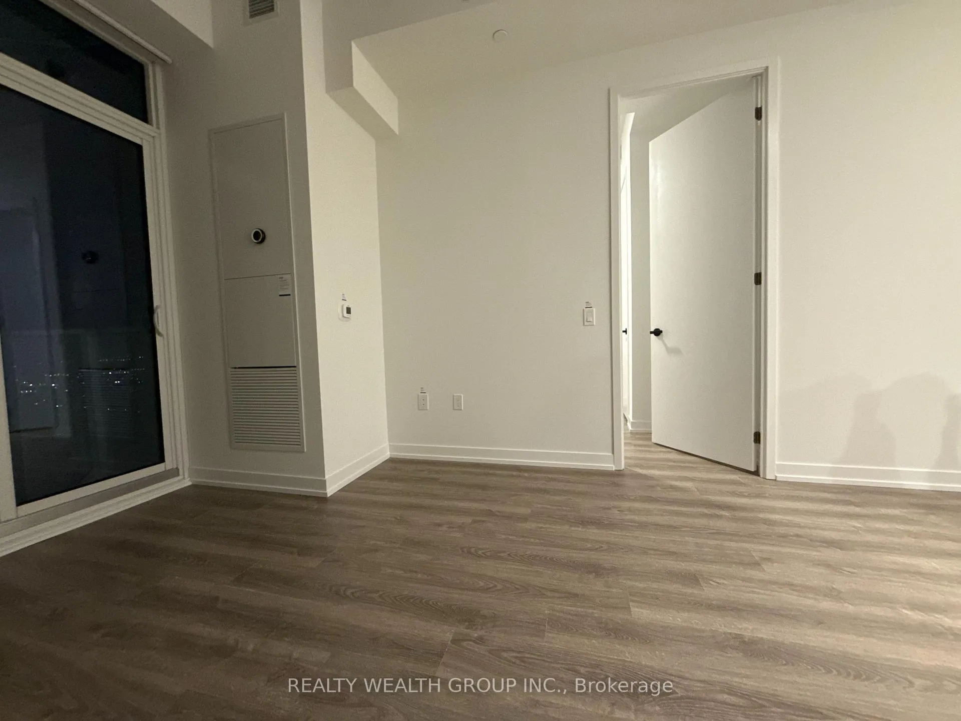 Photo 5 of Unit 5306, 195 Commerce Street, Vaughan, Vaughan Corporate Centre — HOMEH