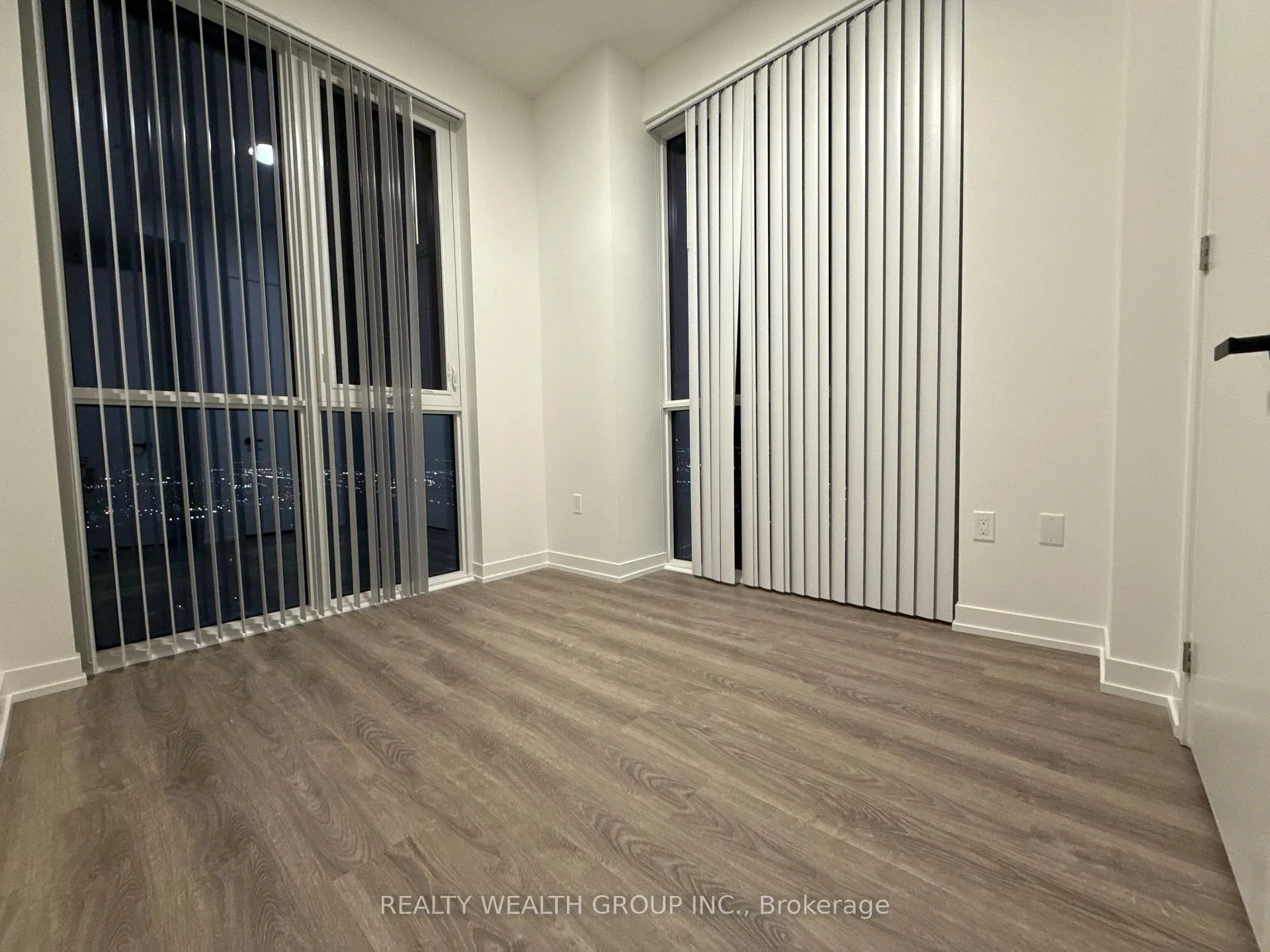 Photo 11 of Unit 5306, 195 Commerce Street, Vaughan, Vaughan Corporate Centre — HOMEH