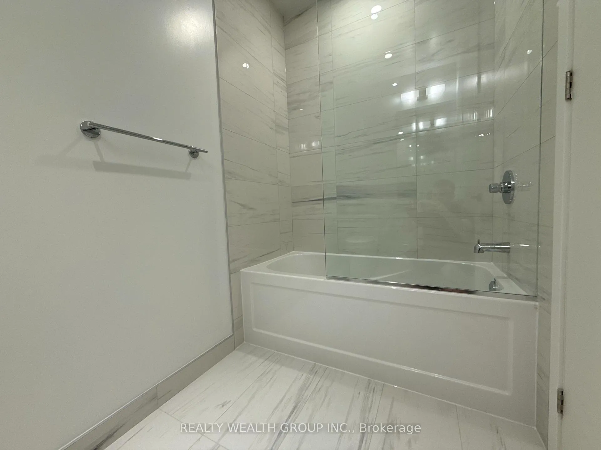 Photo 14 of Unit 5306, 195 Commerce Street, Vaughan, Vaughan Corporate Centre — HOMEH