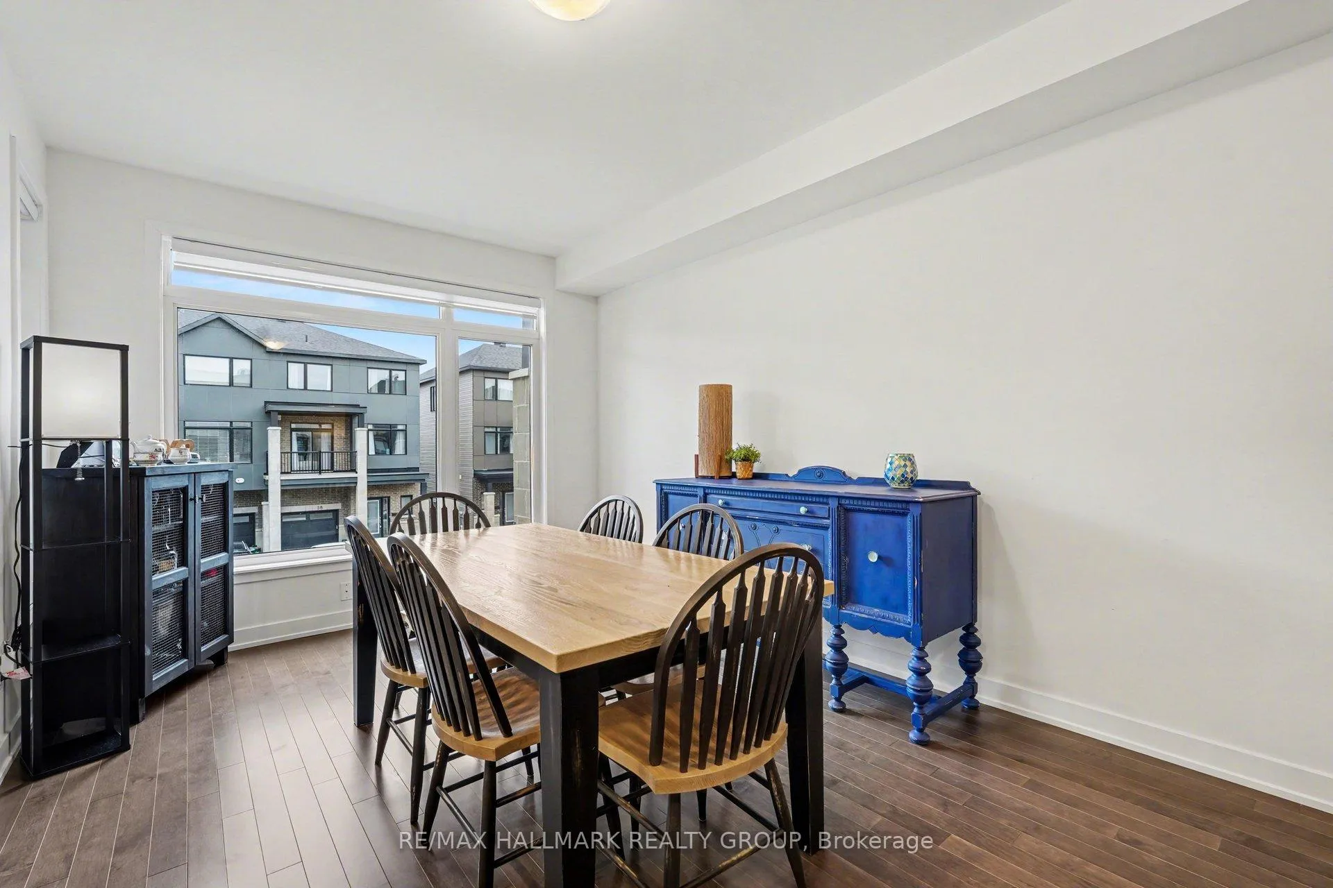 Photo 7 of 61 Arinto Place, Ottawa, Kanata - Emerald Meadows/Trailwest — HOMEH