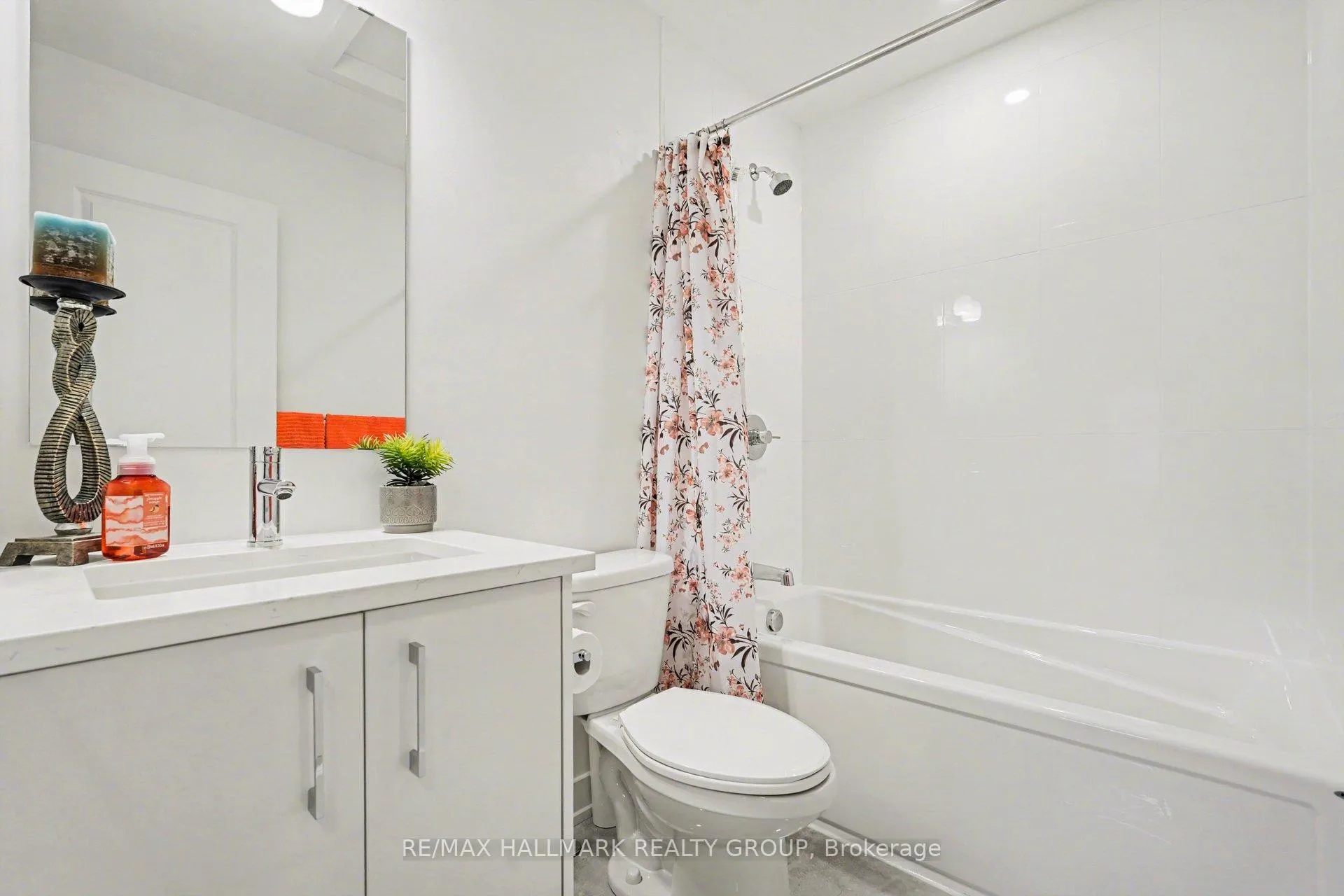 Photo 19 of 61 Arinto Place, Ottawa, Kanata - Emerald Meadows/Trailwest — HOMEH
