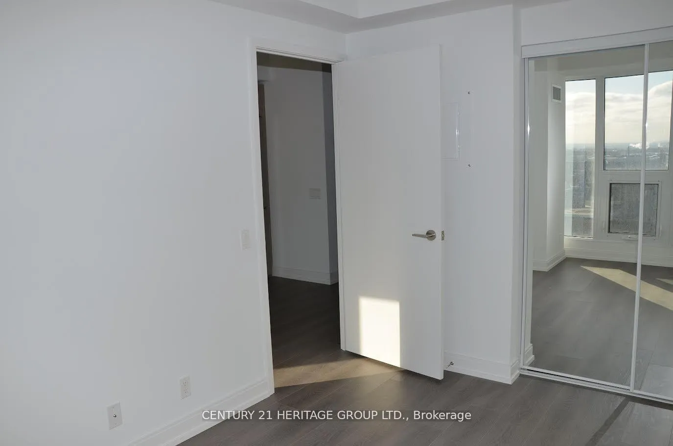 Photo 6 of Unit 2607, 181 Dundas Street E, Toronto, Church-Yonge Corridor — HOMEH