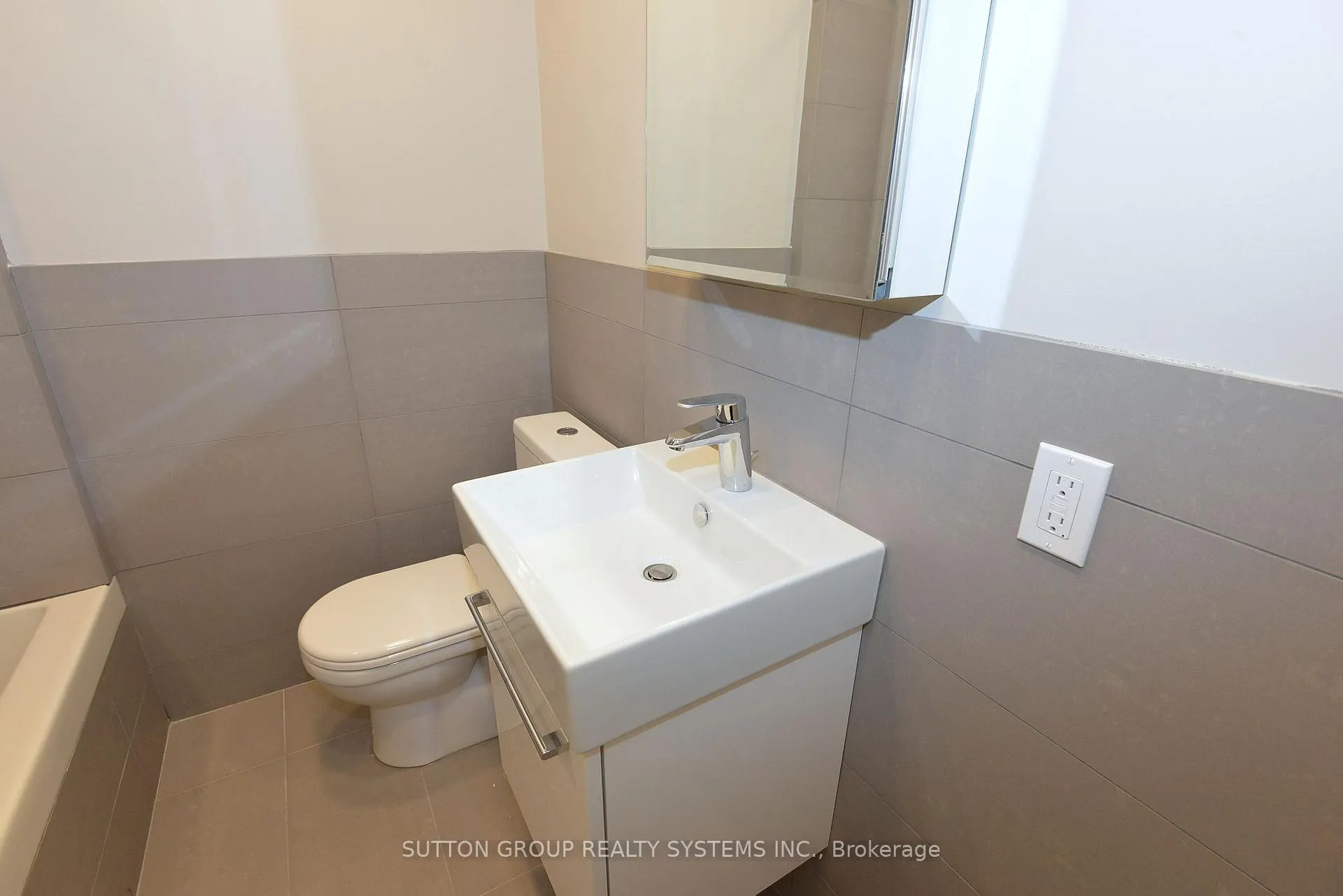 Photo 12 of Unit 404, 2400 Bathurst Street, Toronto, Forest Hill North — HOMEH