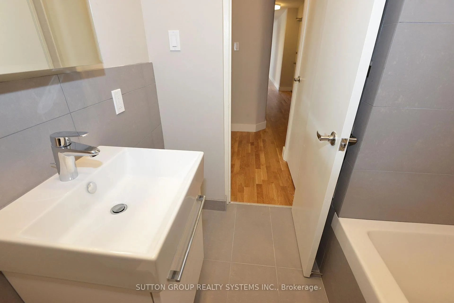 Photo 14 of Unit 404, 2400 Bathurst Street, Toronto, Forest Hill North — HOMEH