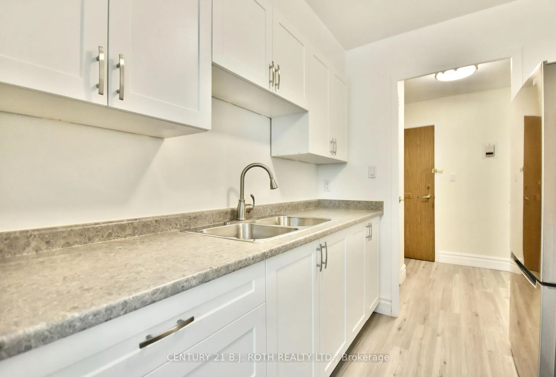 Photo 8 of Unit 21, 2 Grove Street E, Barrie, Wellington — HOMEH
